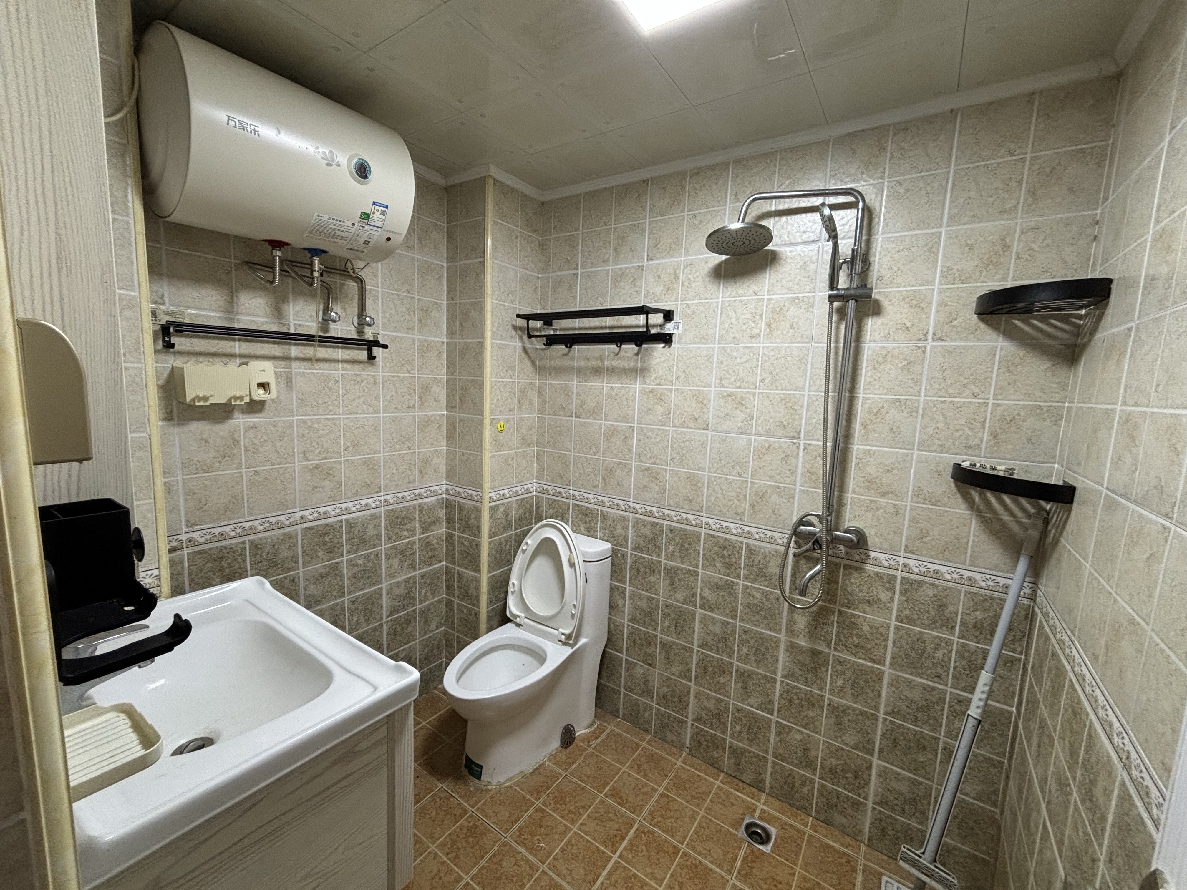 书馨苑 1室1厅1卫 1600.0元/月 书馨苑 1室1厅1卫 1600.0元/月室内图