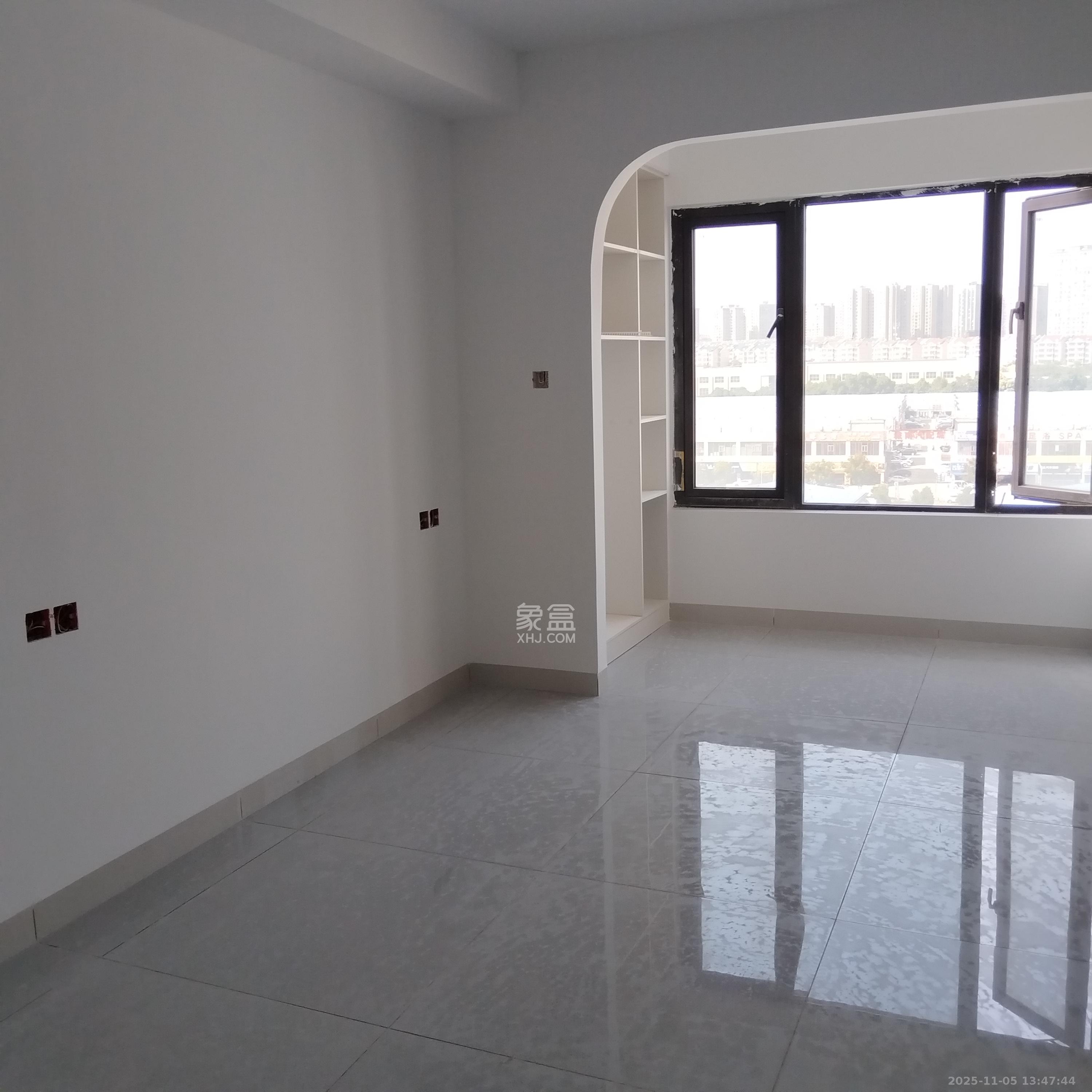 中海珑悦府  1室1厅1卫    1400.0元/月室内图