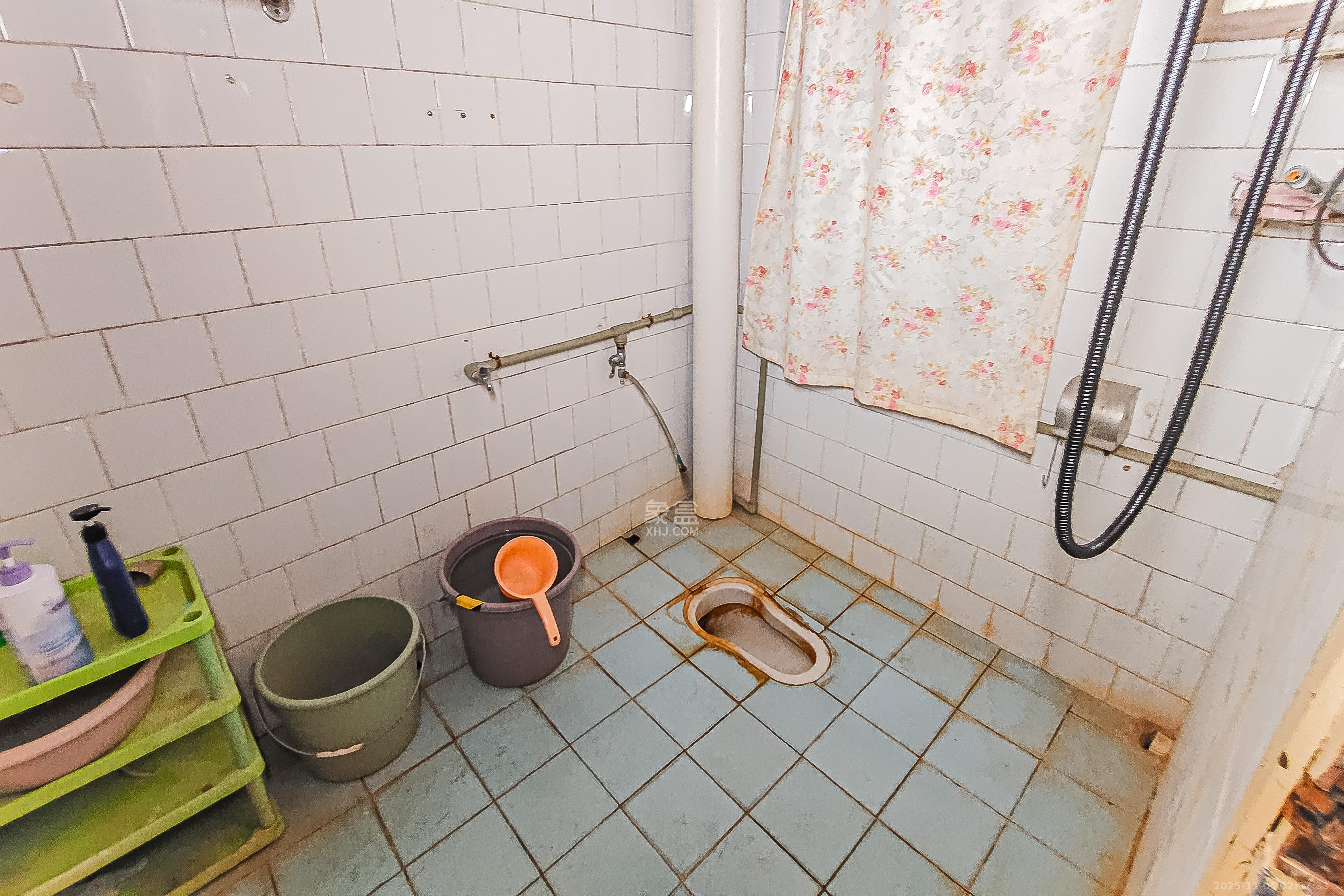 杂技团宿舍 3室2厅2卫 62.0万 杂技团宿舍 3室2厅2卫 62.0万卫生间