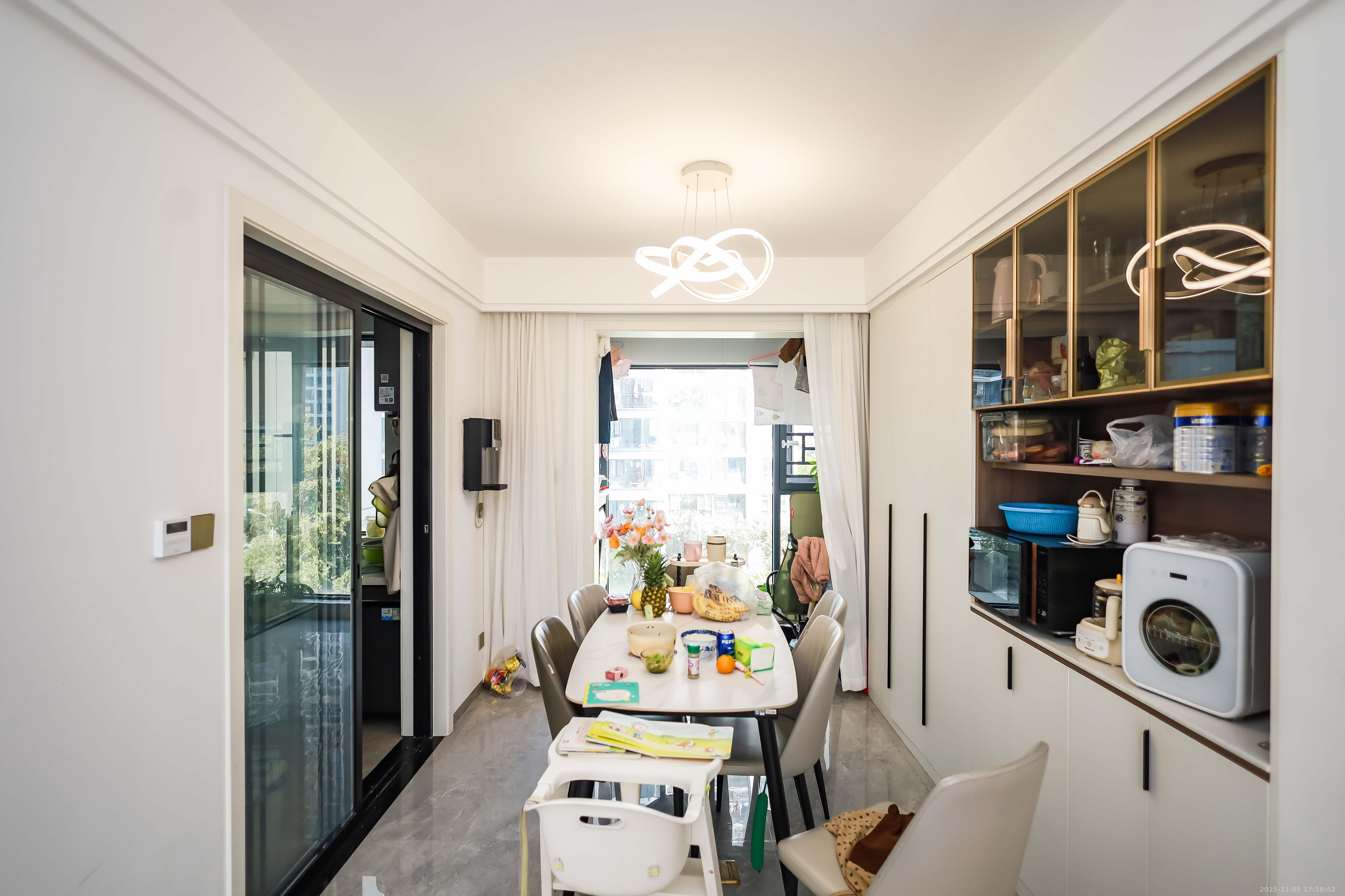 保利恒伟时光印象 4室2厅2卫 135.0万 保利恒伟时光印象 4室2厅2卫 135.0万客厅