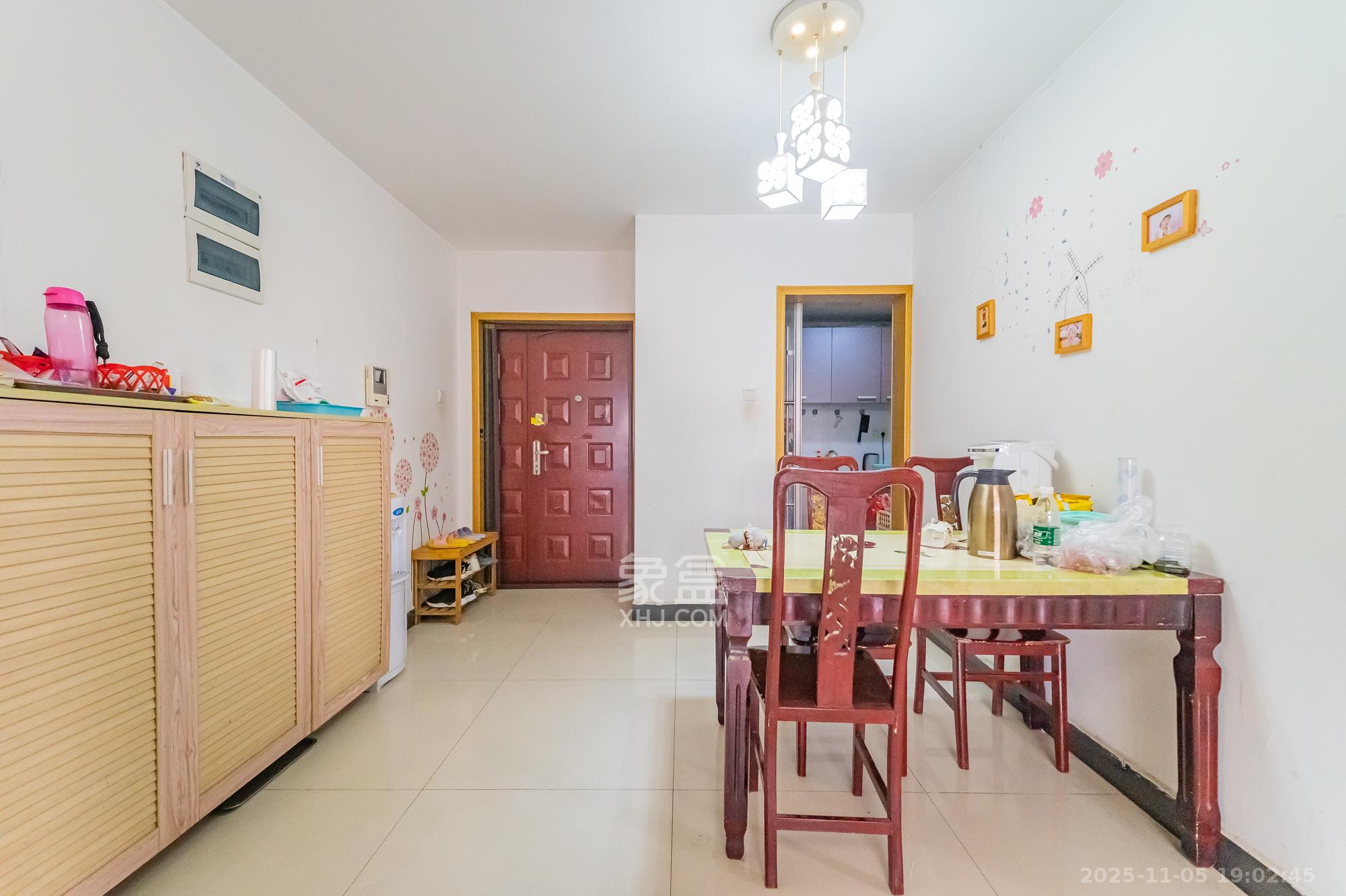 幸福里润城（幸福里二期）  3室2厅1卫    53.8万客厅