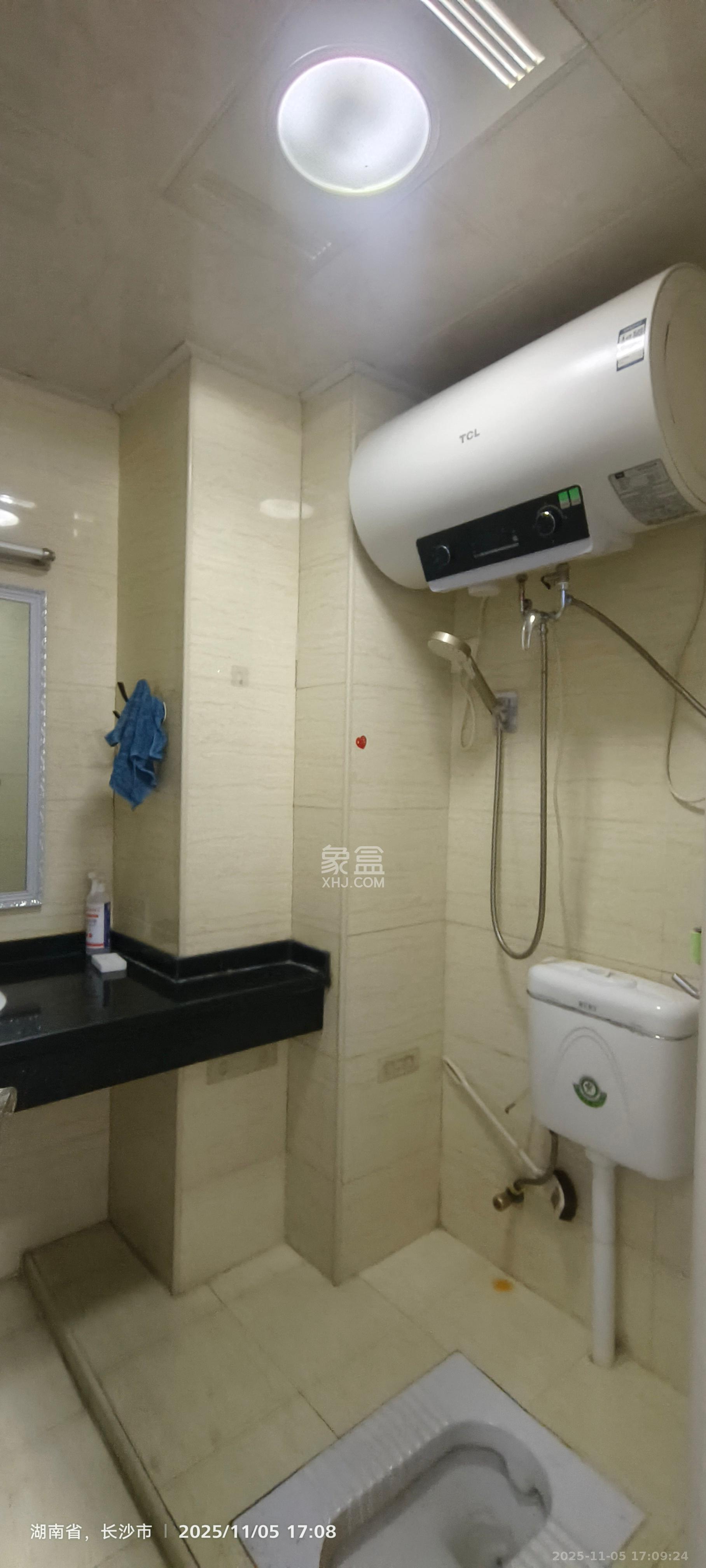 水岸世景  1室1厅1卫    800.0元/月室内图