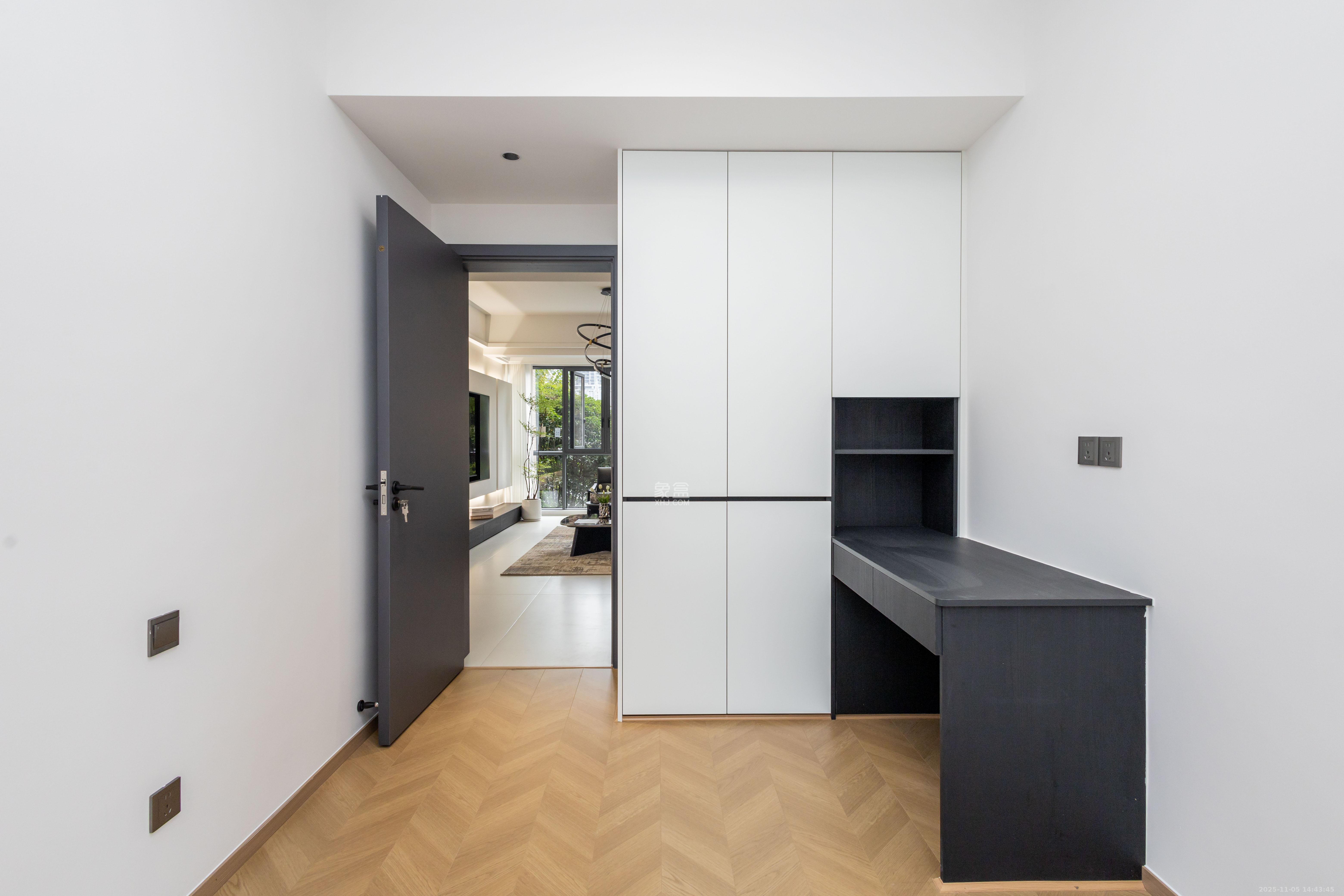 紫御江山  1室0厅0卫    92.8万卧室