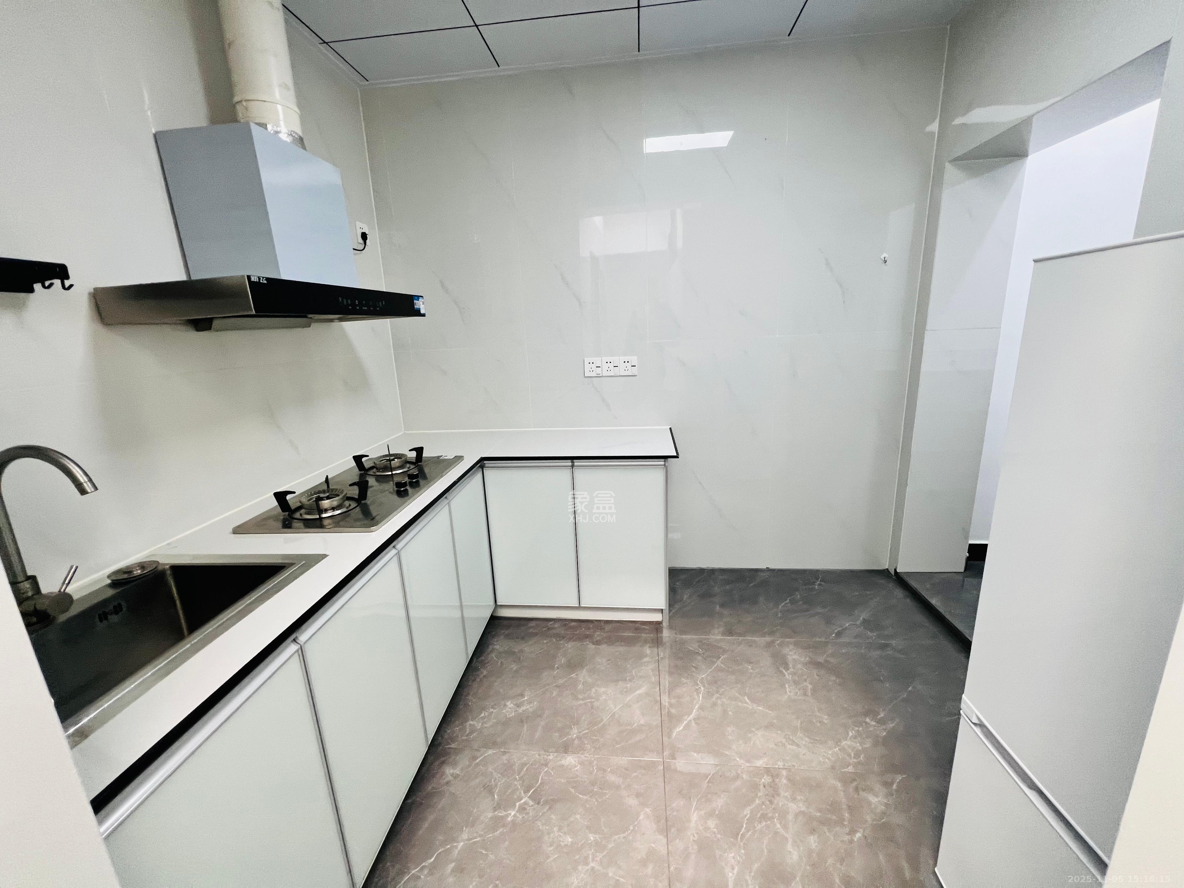 教育街、又一村巷散盘  1室1厅1卫    1900.0元/月室内图