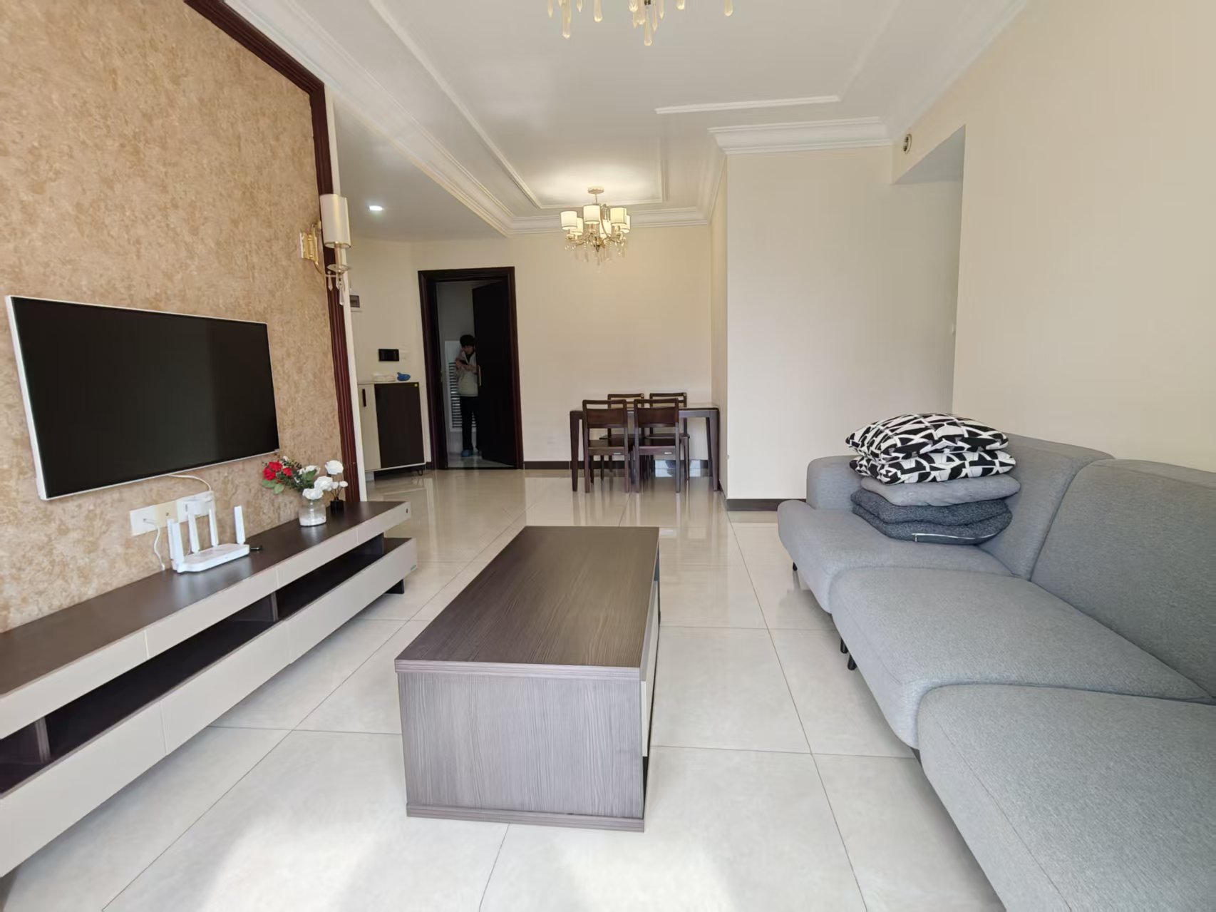 恒大绿洲 2室2厅1卫 1700.0元/月 恒大绿洲 2室2厅1卫 1700.0元/月室内图