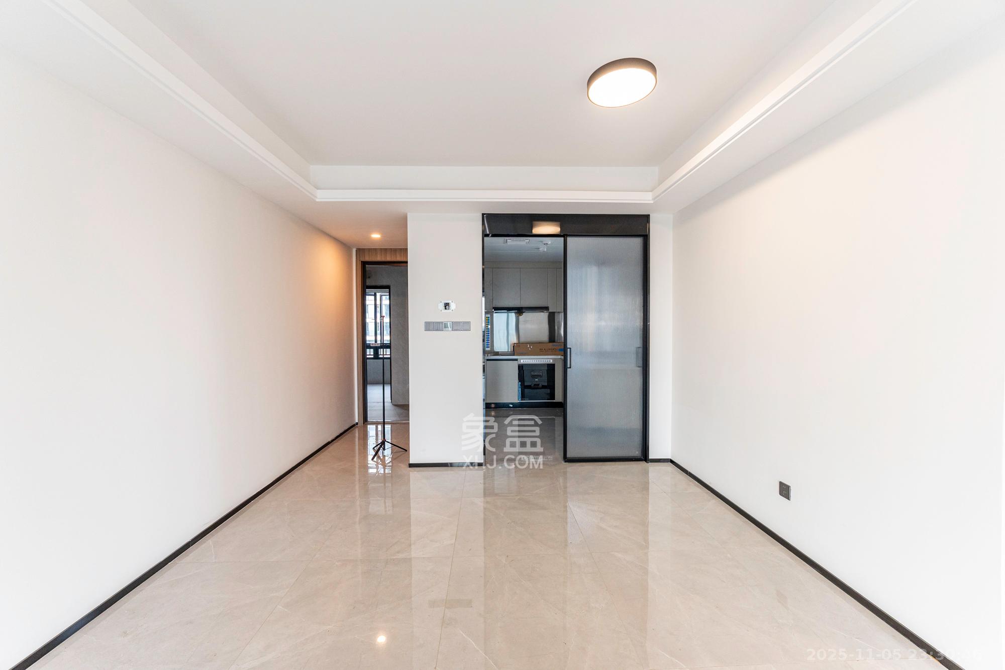 三一云谷  3室2厅2卫    120.0万客厅