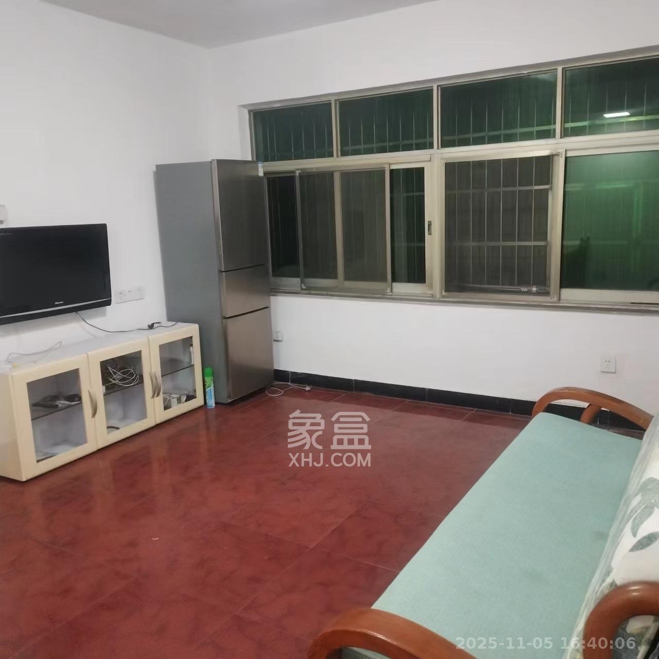 望兴家园  1室1厅1卫    1700.0元/月