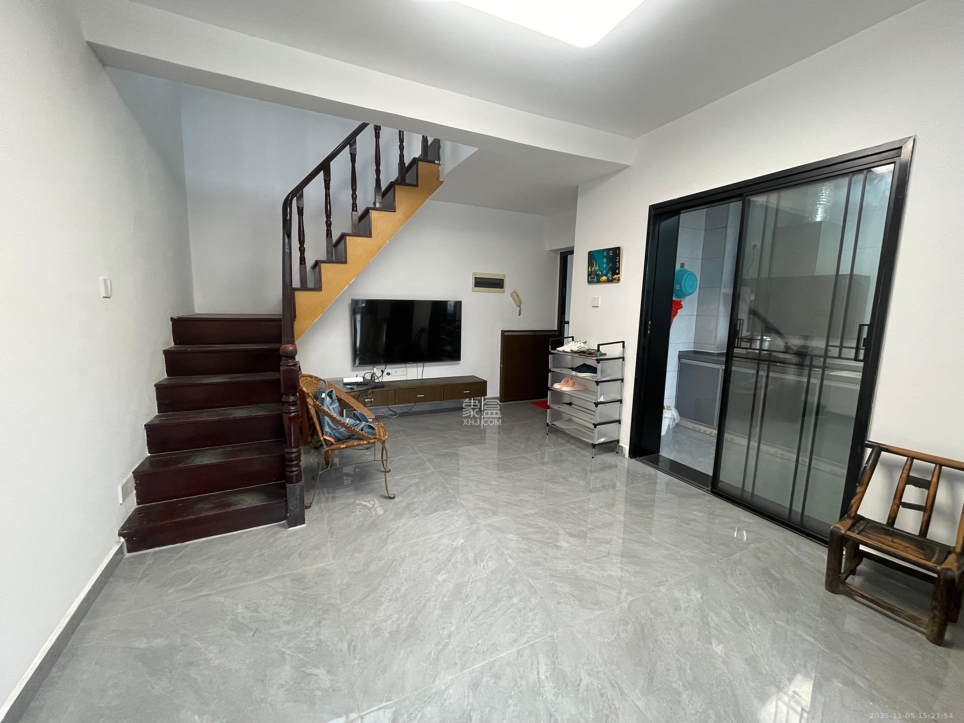 金麓西岸和苑 4室2厅2卫 2600.0元/月 金麓西岸和苑 4室2厅2卫 2600.0元/月室内图