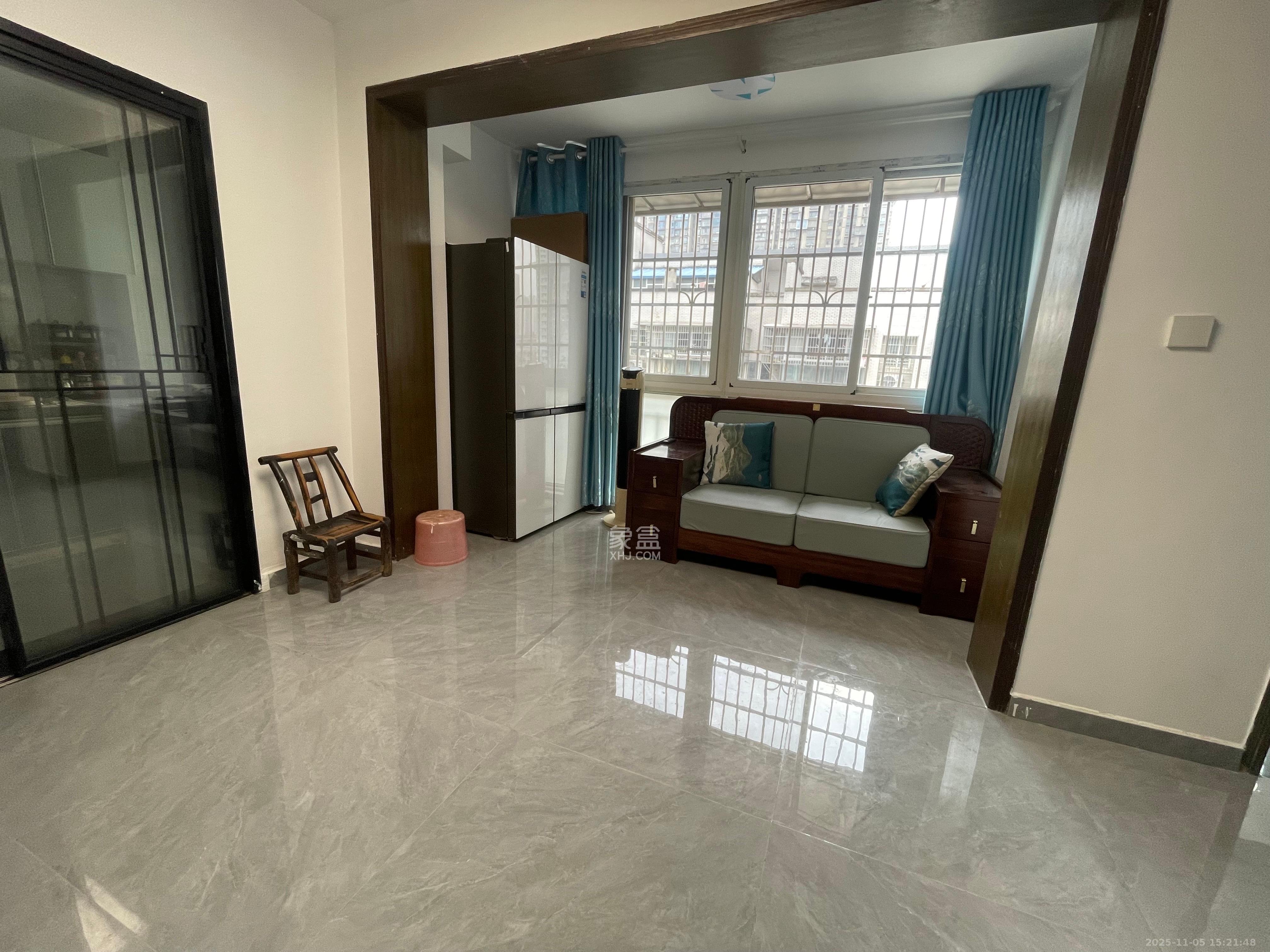 金麓西岸和苑 4室2厅2卫 2600.0元/月 金麓西岸和苑 4室2厅2卫 2600.0元/月室内图