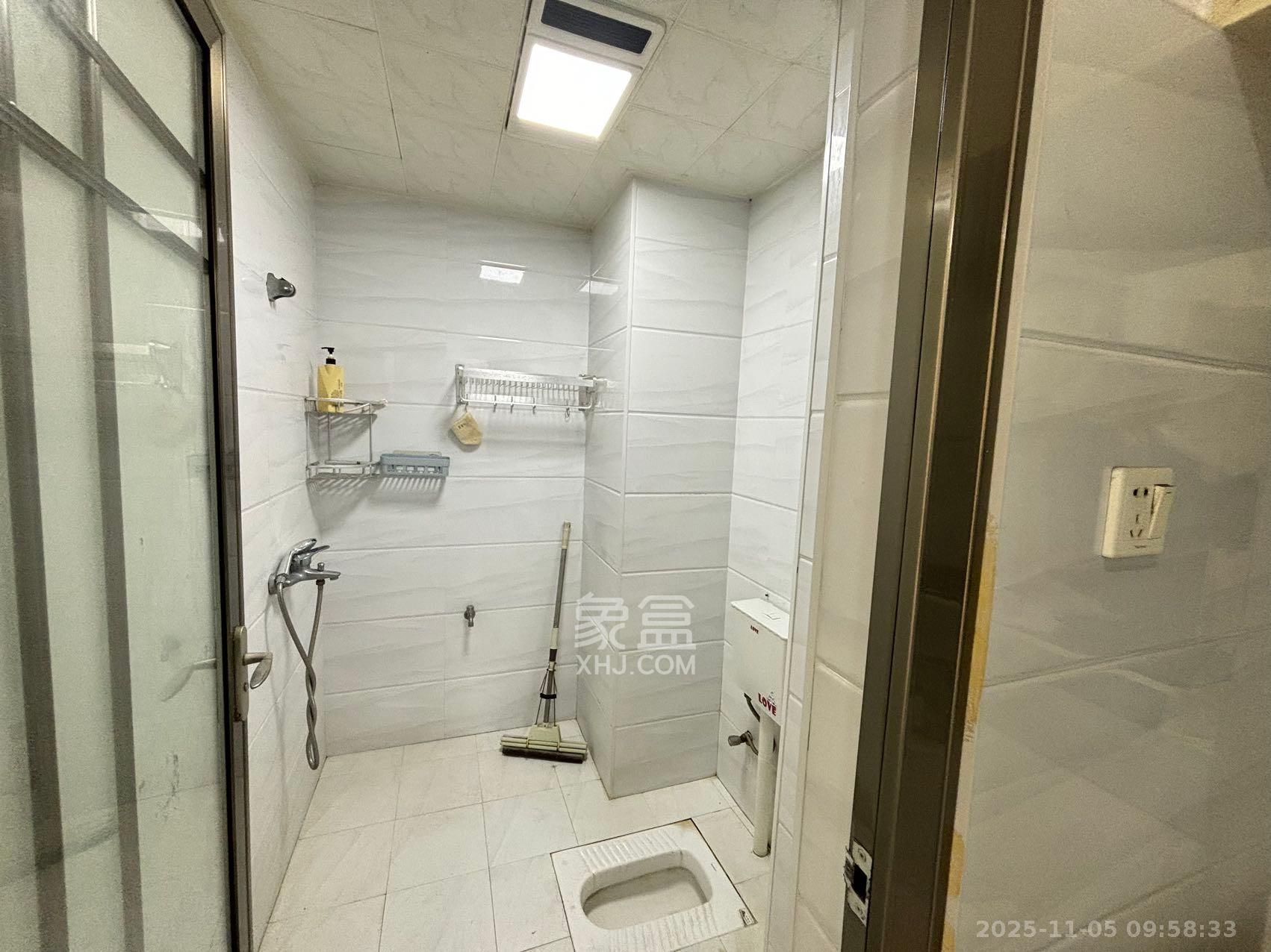 半山公馆（半山国际中心）  1室1厅1卫    2400.0元/月室内图