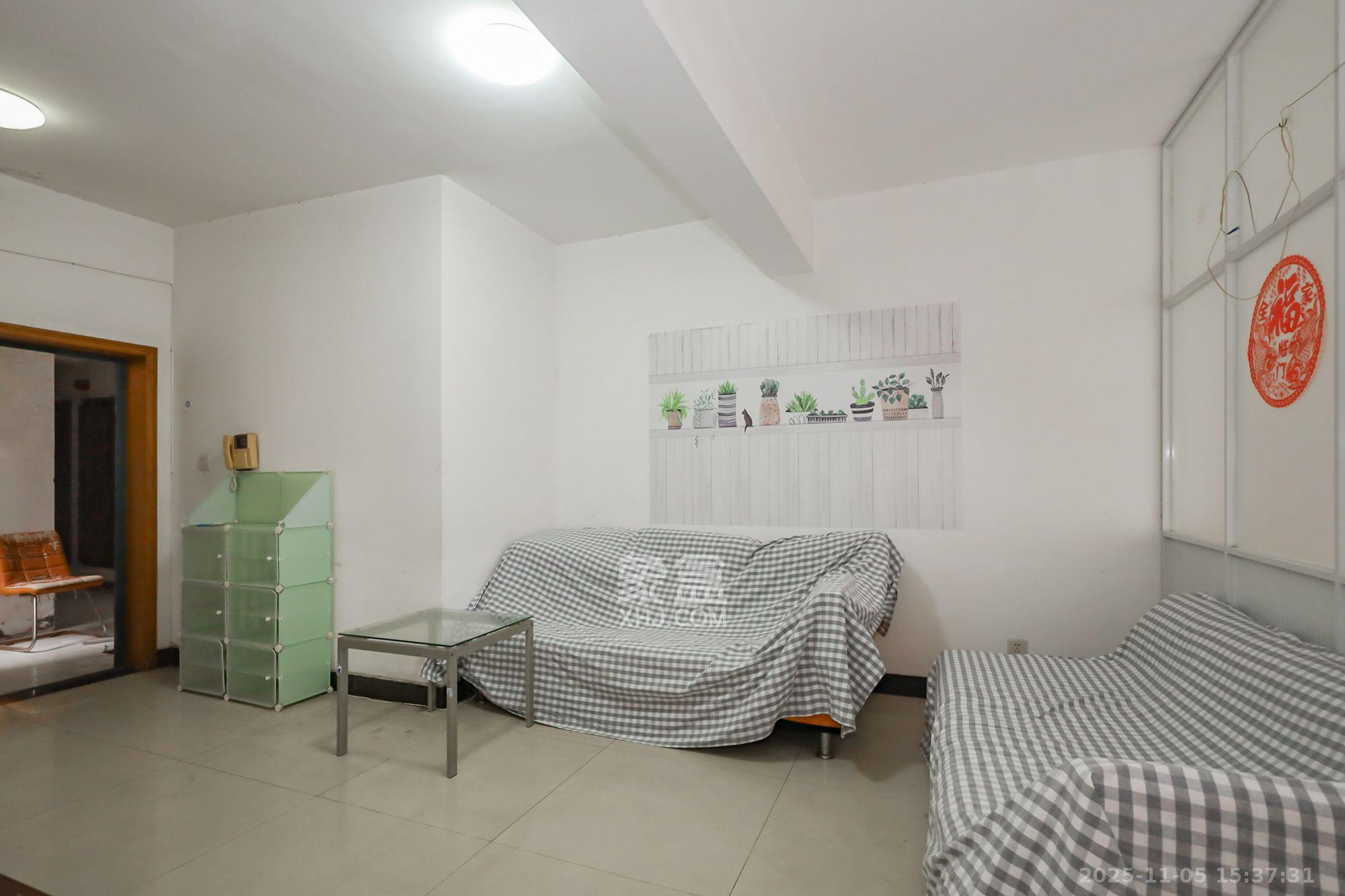 雄海花园  2室1厅1卫    2100.0元/月室内图