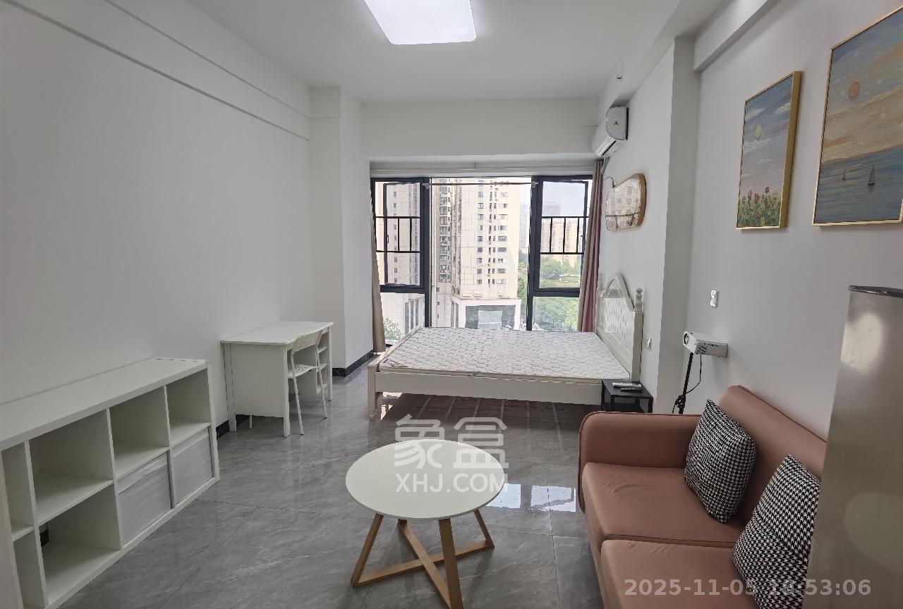 万润时光里 1室1厅1卫 1600.0元/月 万润时光里 1室1厅1卫 1600.0元/月室内图