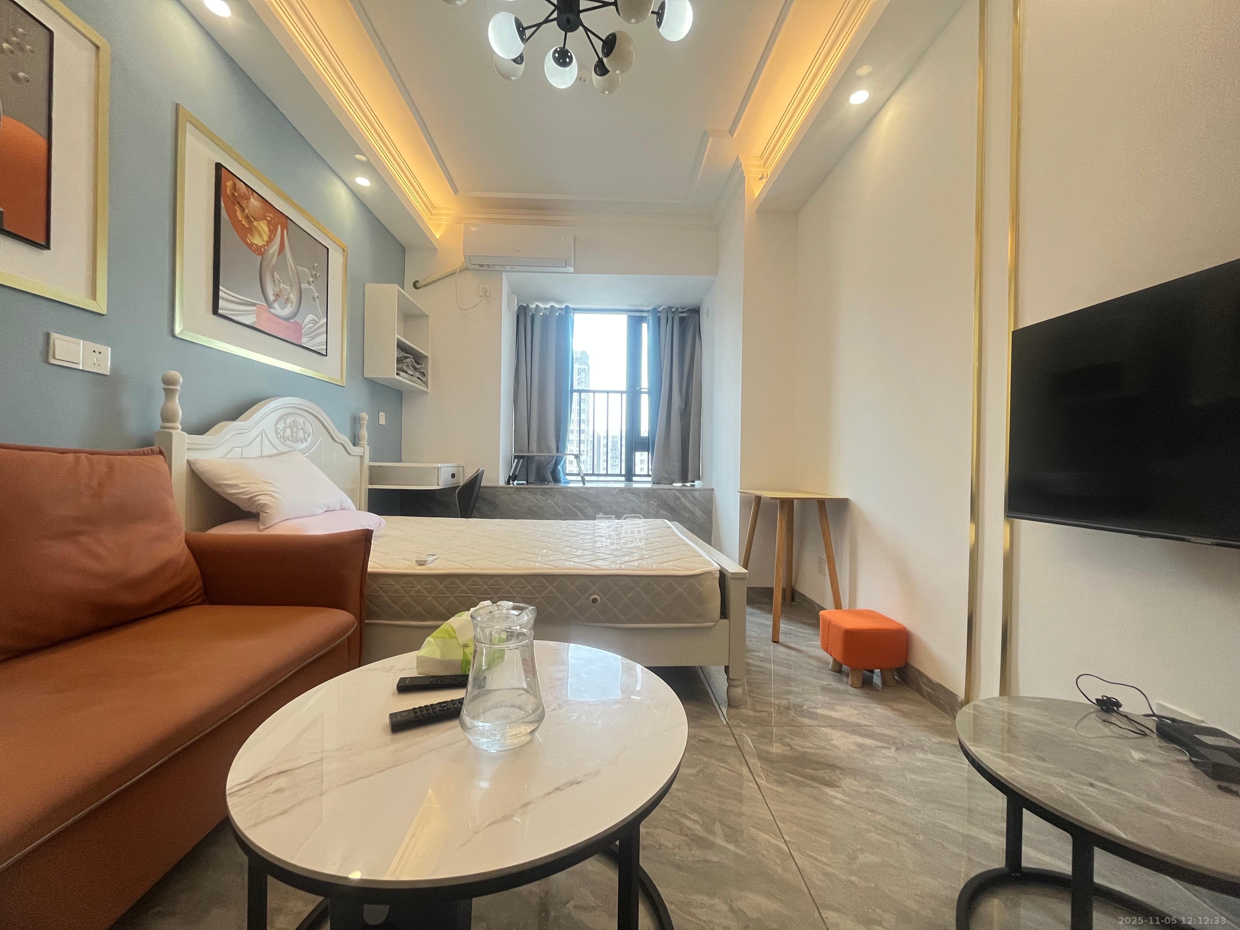 保利麓谷林语I区  1室1厅1卫    1500.0元/月室内图