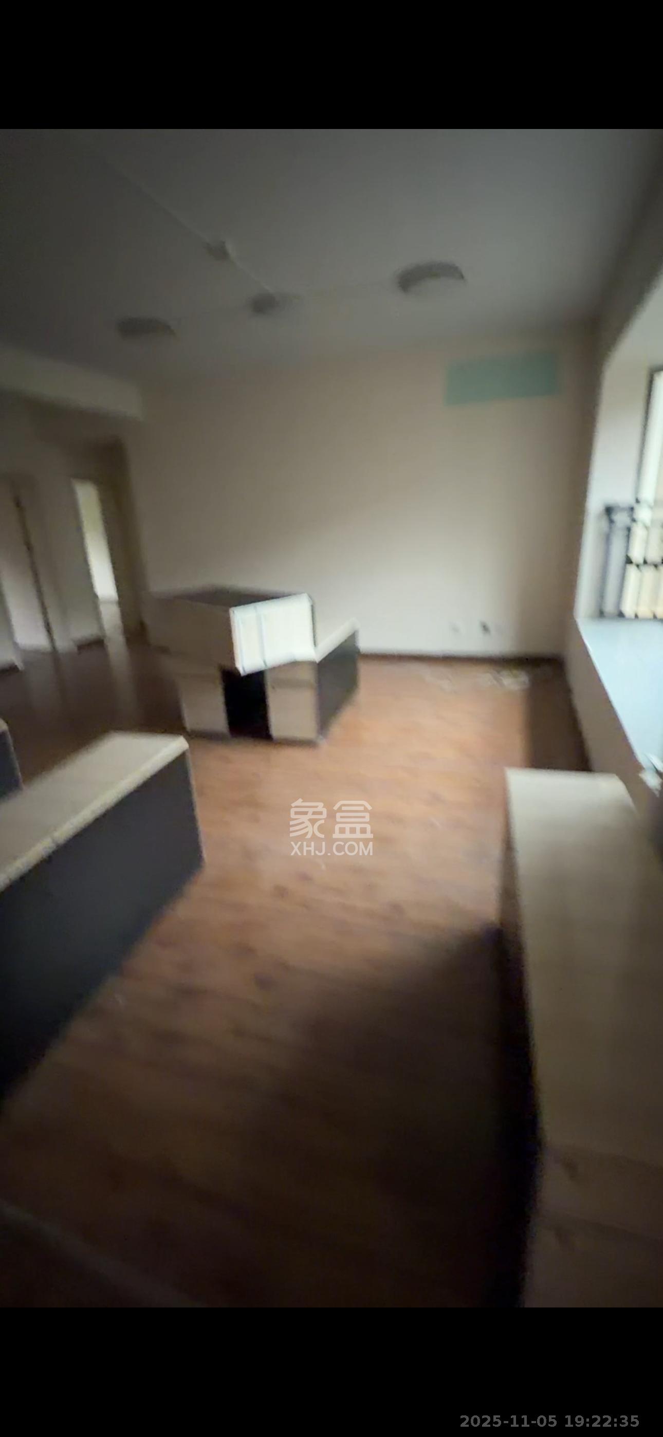 藏珑湖上国际花园 4室2厅2卫 6000.0元/月 藏珑湖上国际花园 4室2厅2卫 6000.0元/月室内图