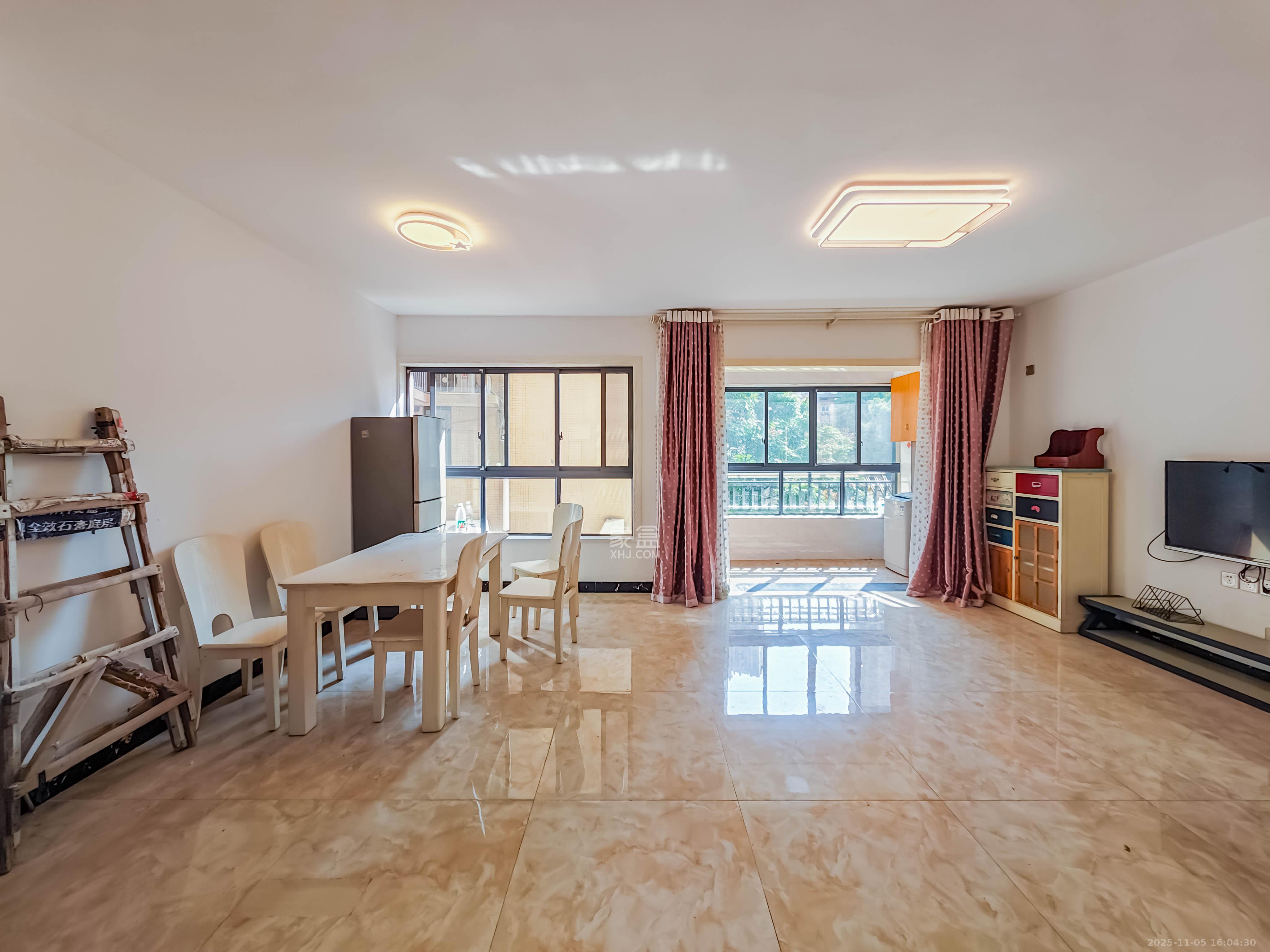 香樟兰亭（朗峰苑）  3室2厅1卫    78.0万客厅