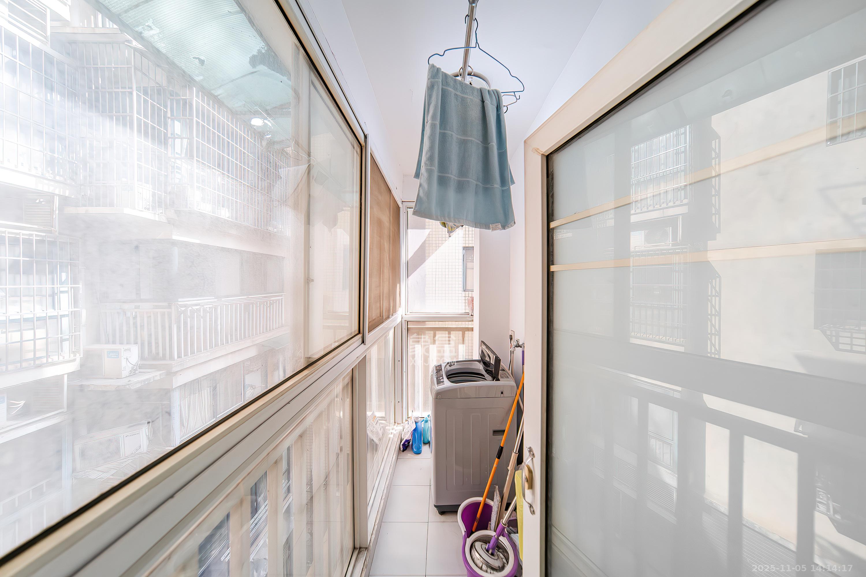 佳阳悦景馨都 2室1厅1卫 65.0万 佳阳悦景馨都 2室1厅1卫 65.0万阳台