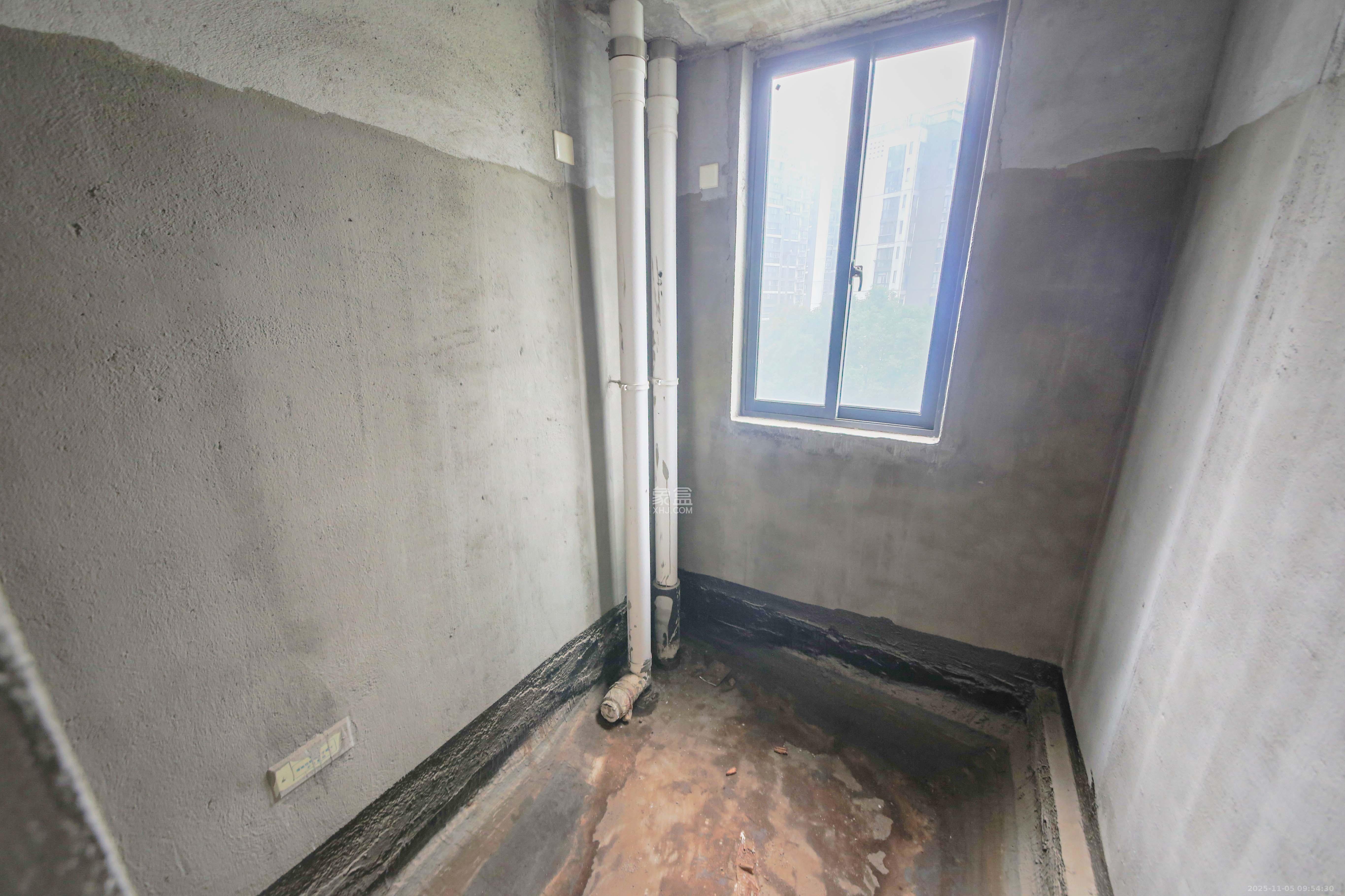 钱隆学府一、二期 3室2厅2卫 89.9万 钱隆学府一、二期 3室2厅2卫 89.9万卫生间