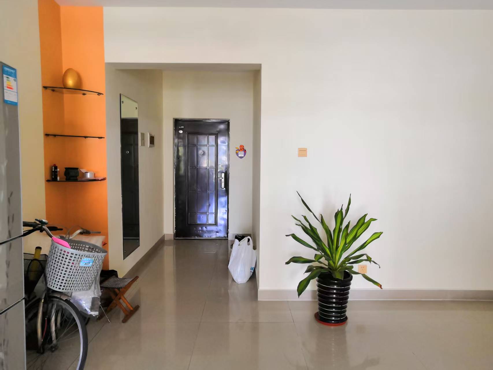 金银广场  3室2厅2卫    2200.0元/月室内图