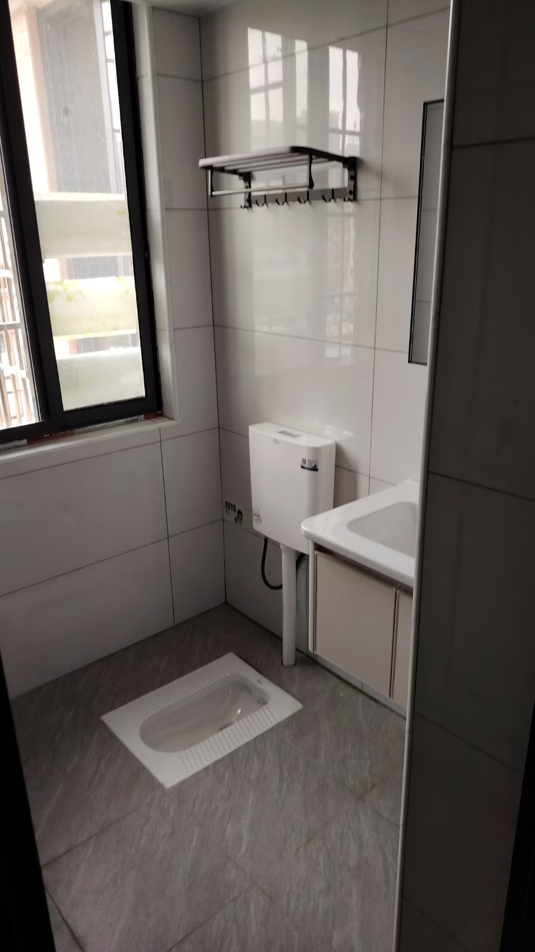 西合路(红湘段)安置房 1室1厅1卫 1300.0元/月 西合路(红湘段)安置房 1室1厅1卫 1300.0元/月室内图