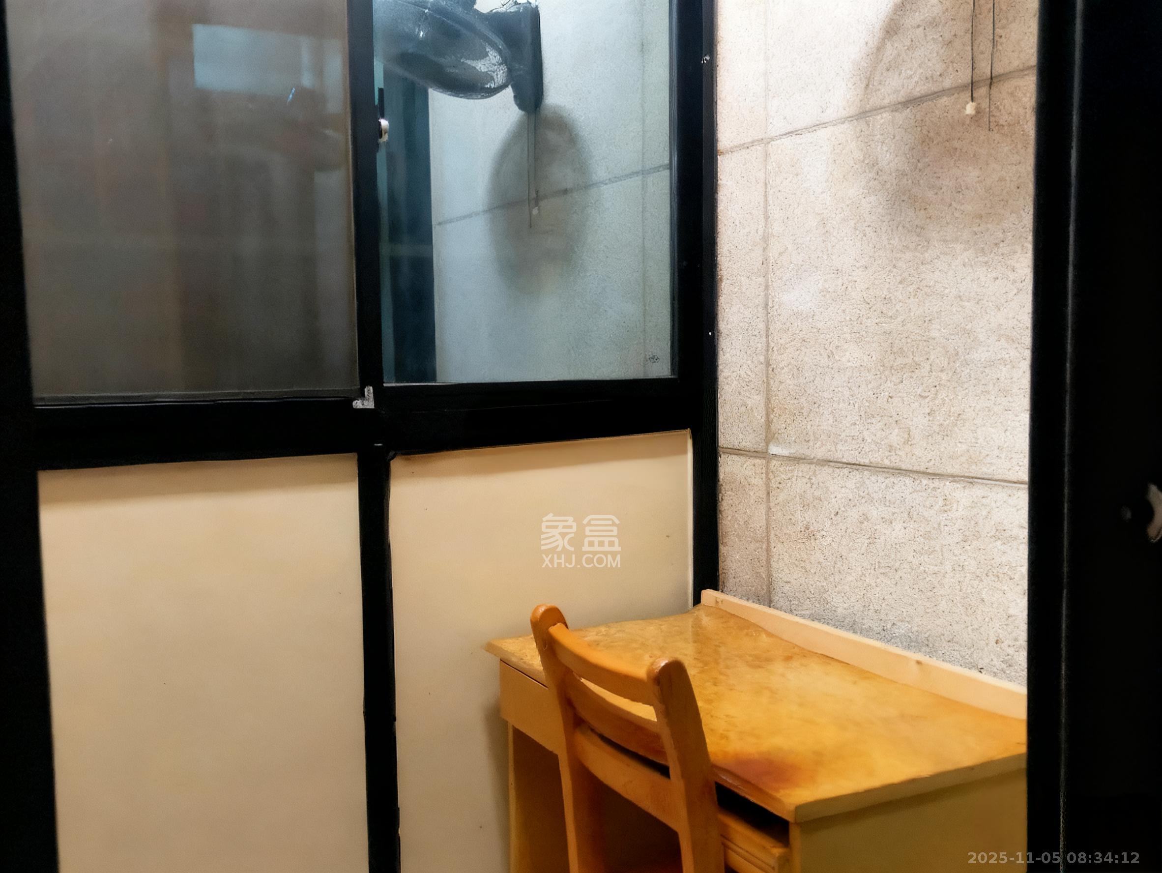 水岸天际（一期、二期）  2室2厅1卫    1900.0元/月室内图