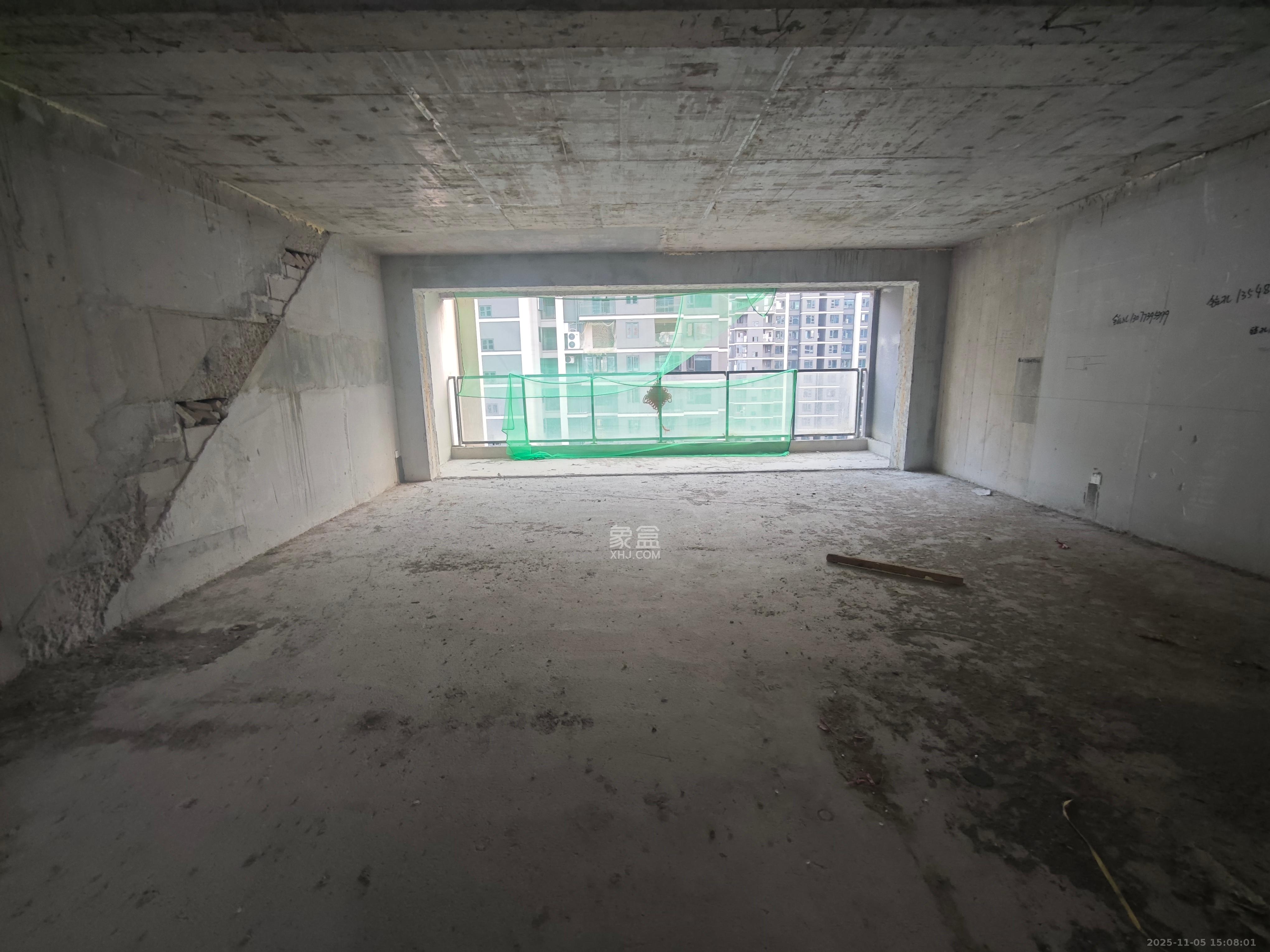 新城明昱东方  4室2厅2卫    4500.0元/月室内图