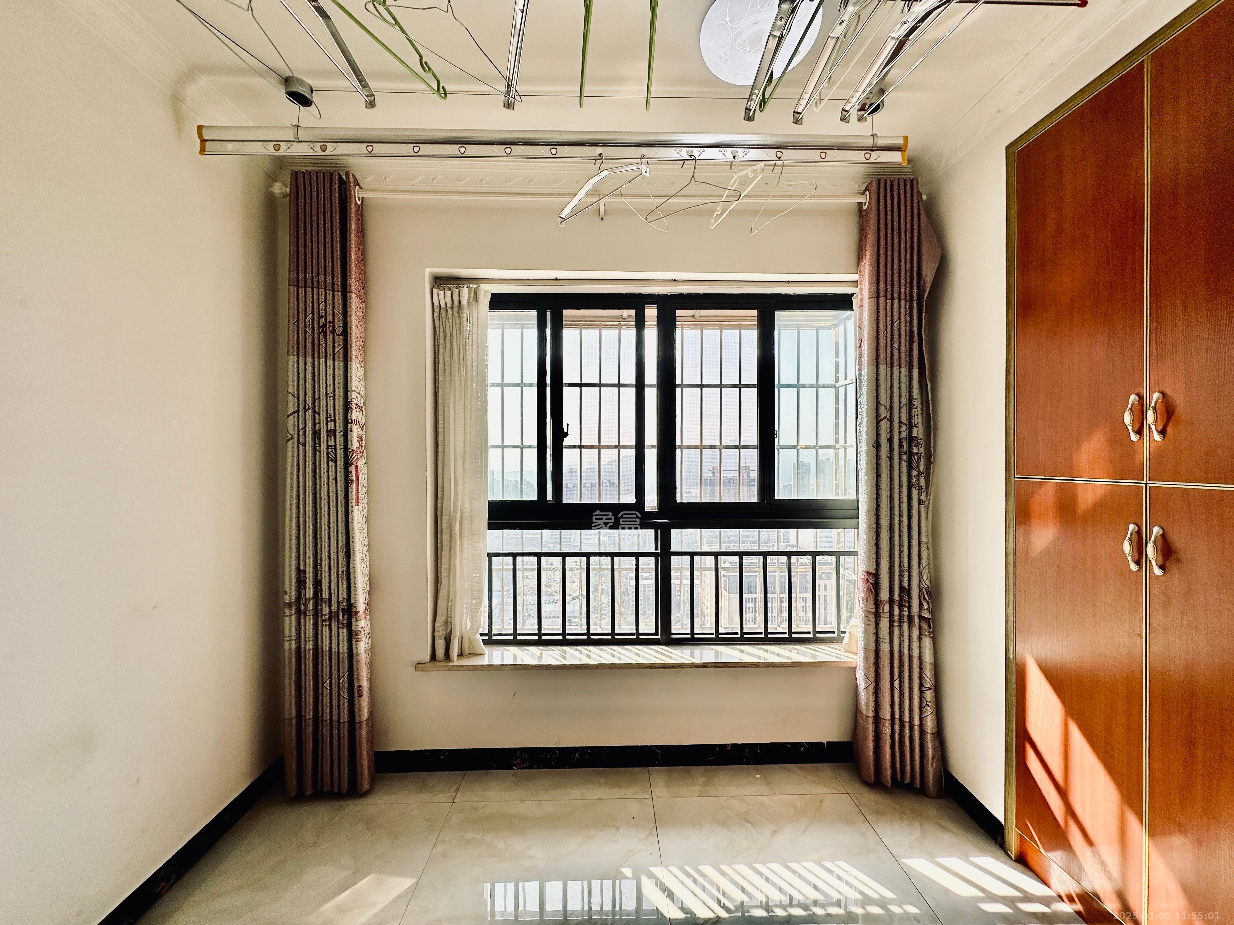 兰亭都荟（璟峰苑）  3室2厅1卫    2700.0元/月室内图