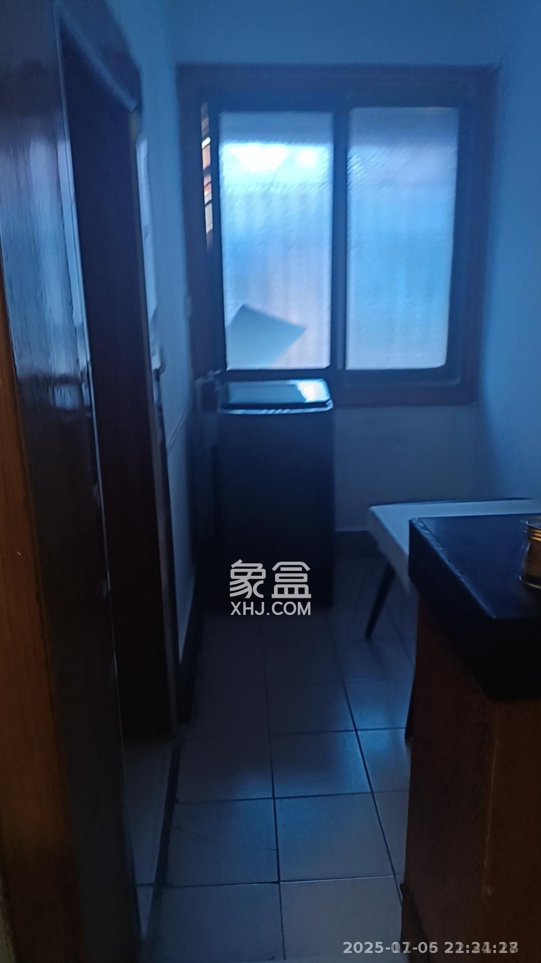 东塘瑞府  1室1厅1卫    3200.0元/月室内图