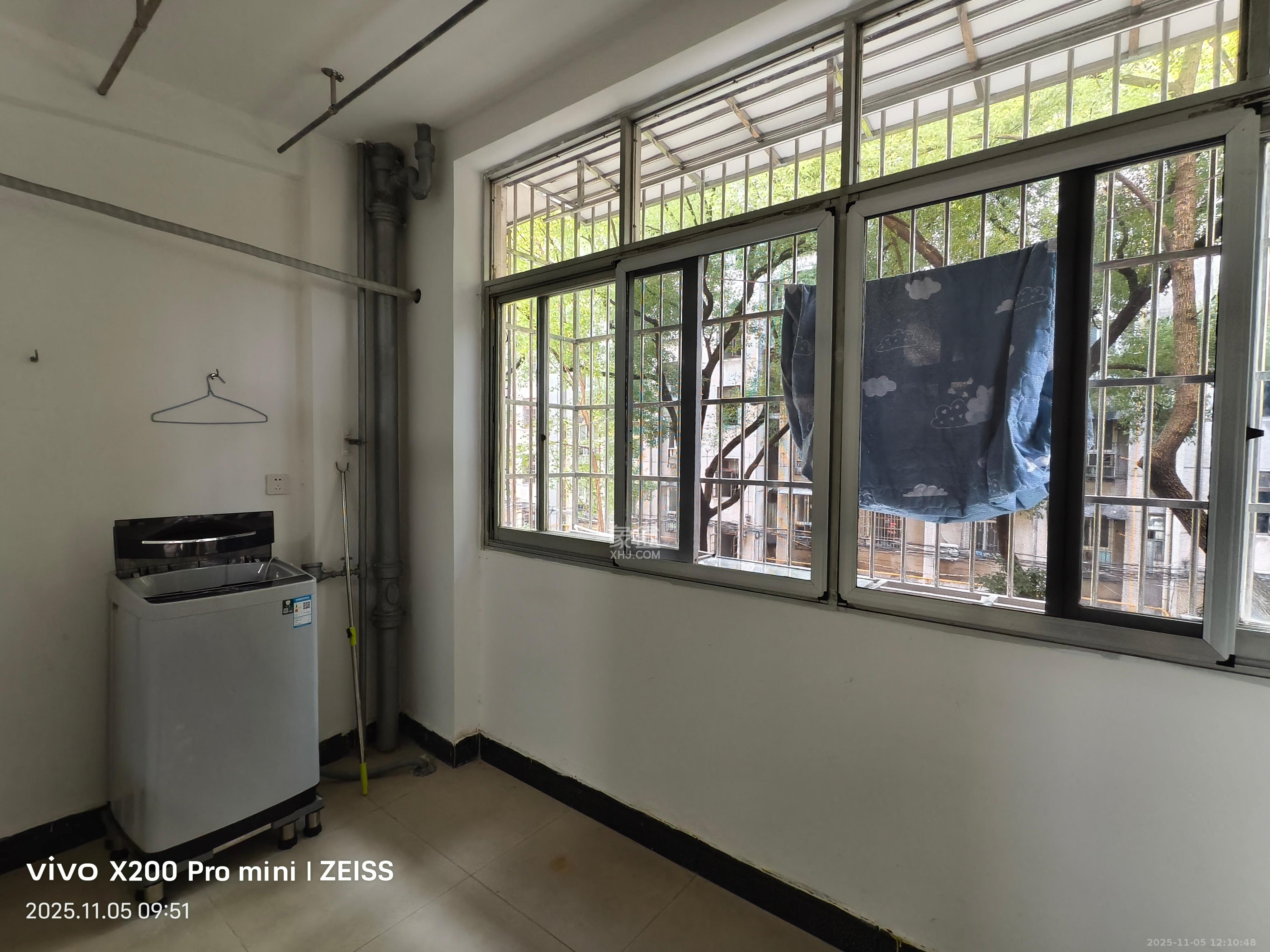 湘雅医院职工宿舍南院  3室1厅1卫    2500.0元/月室内图