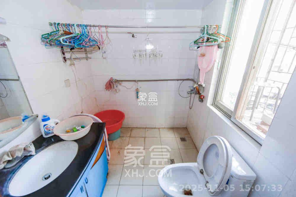 兰景花园  4室2厅2卫    2200.0元/月室内图