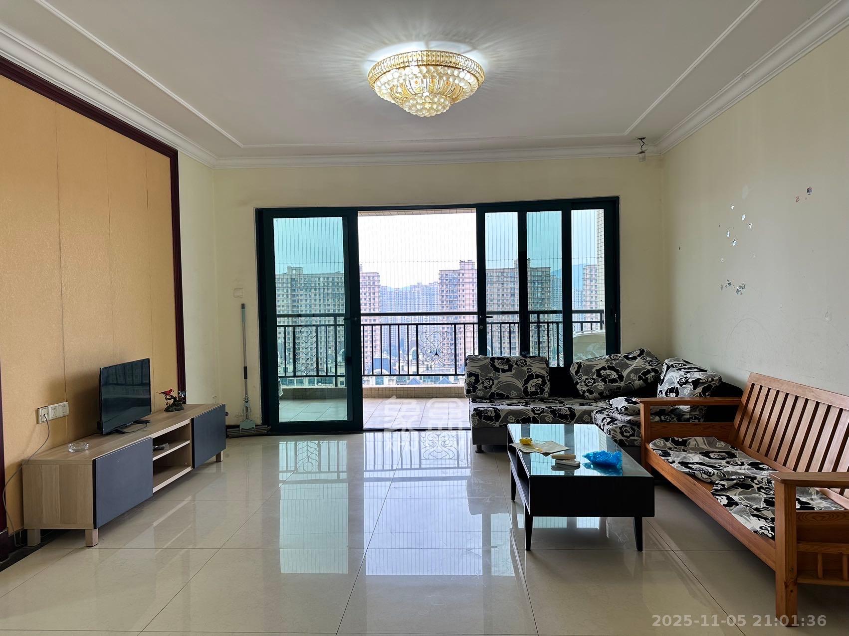 恒大名都  3室2厅2卫    1399.0元/月