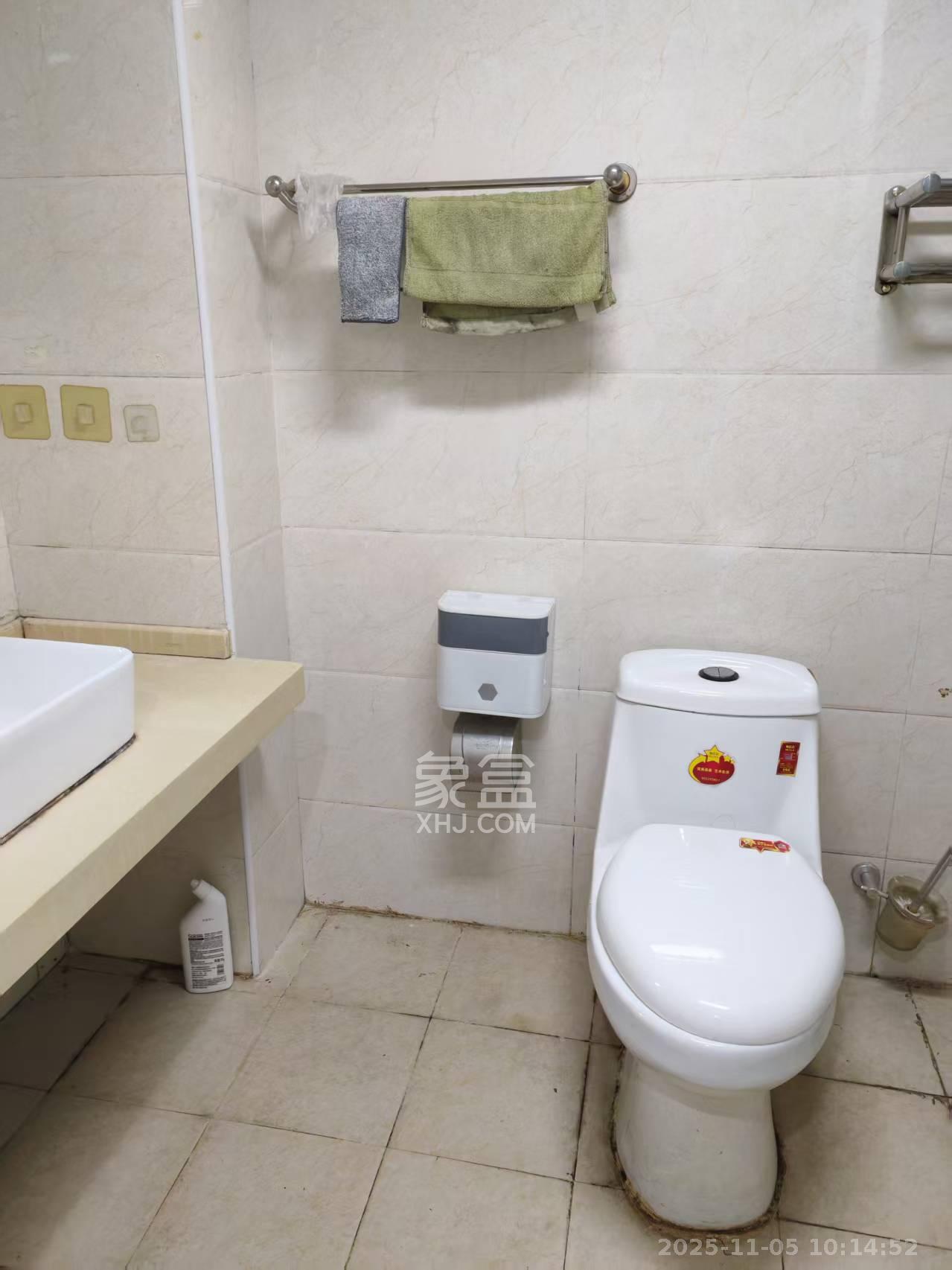 蓝湾国际广场 1室1厅1卫 1600.0元/月 蓝湾国际广场 1室1厅1卫 1600.0元/月室内图