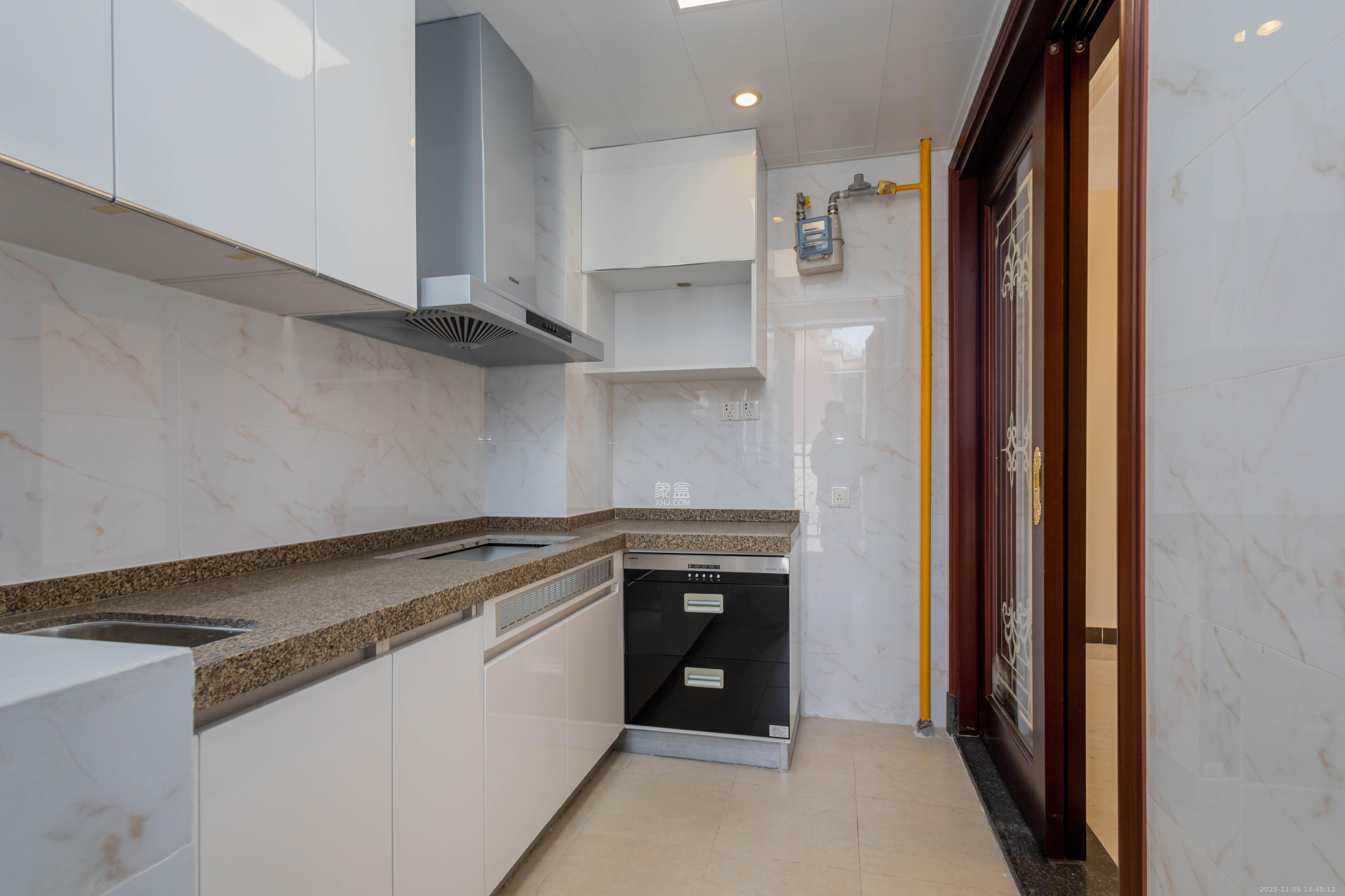 恒大江湾  3室2厅0卫    78.0万厨房