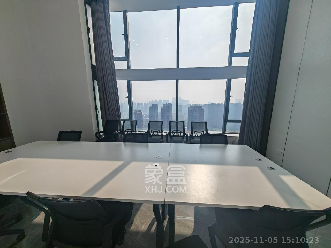 京武浪琴山三期（京武中心）  4室1厅1卫    12000.0元/月室内图