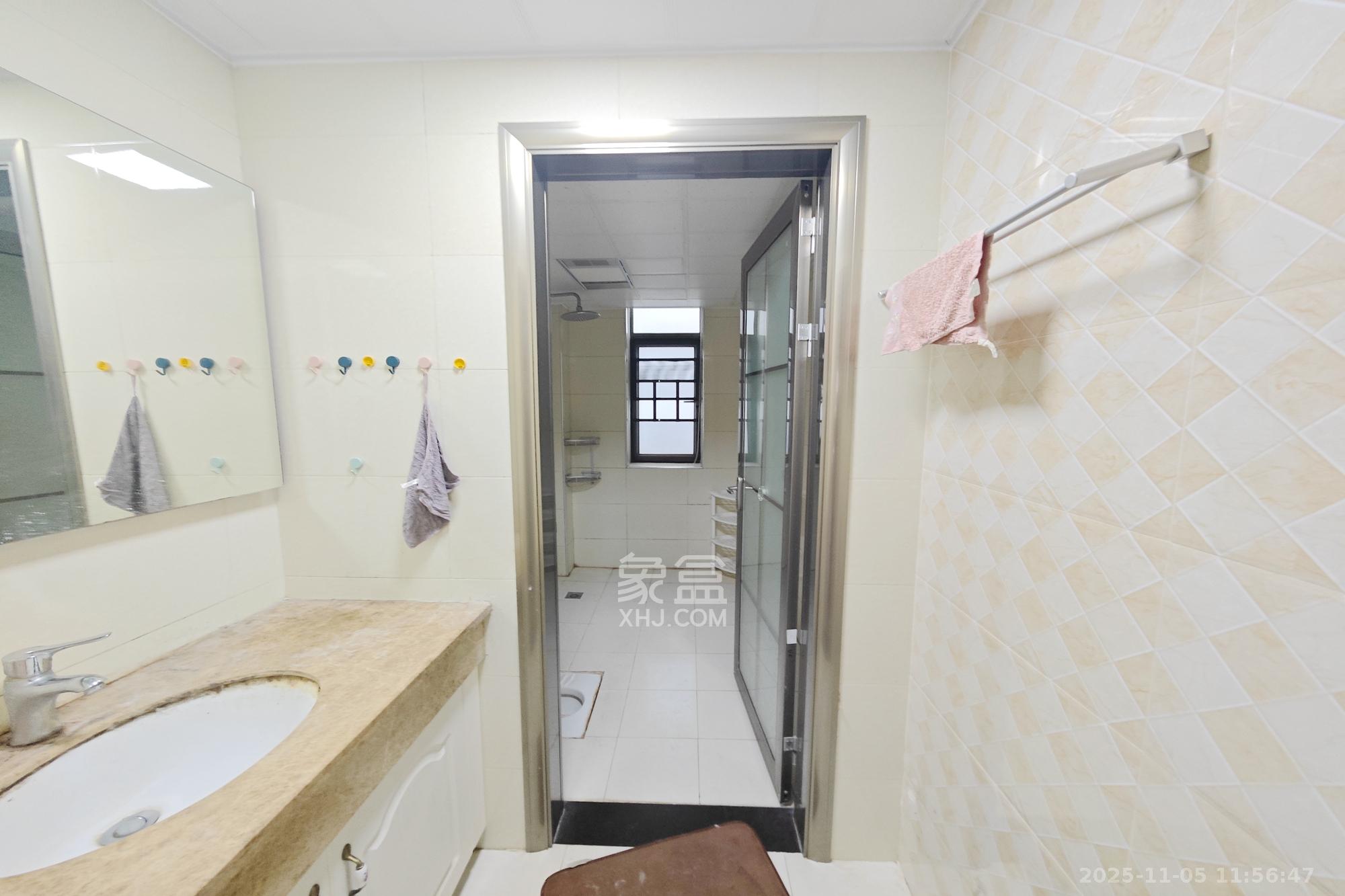 新城新世界一二三期  3室2厅1卫    147.0万其他