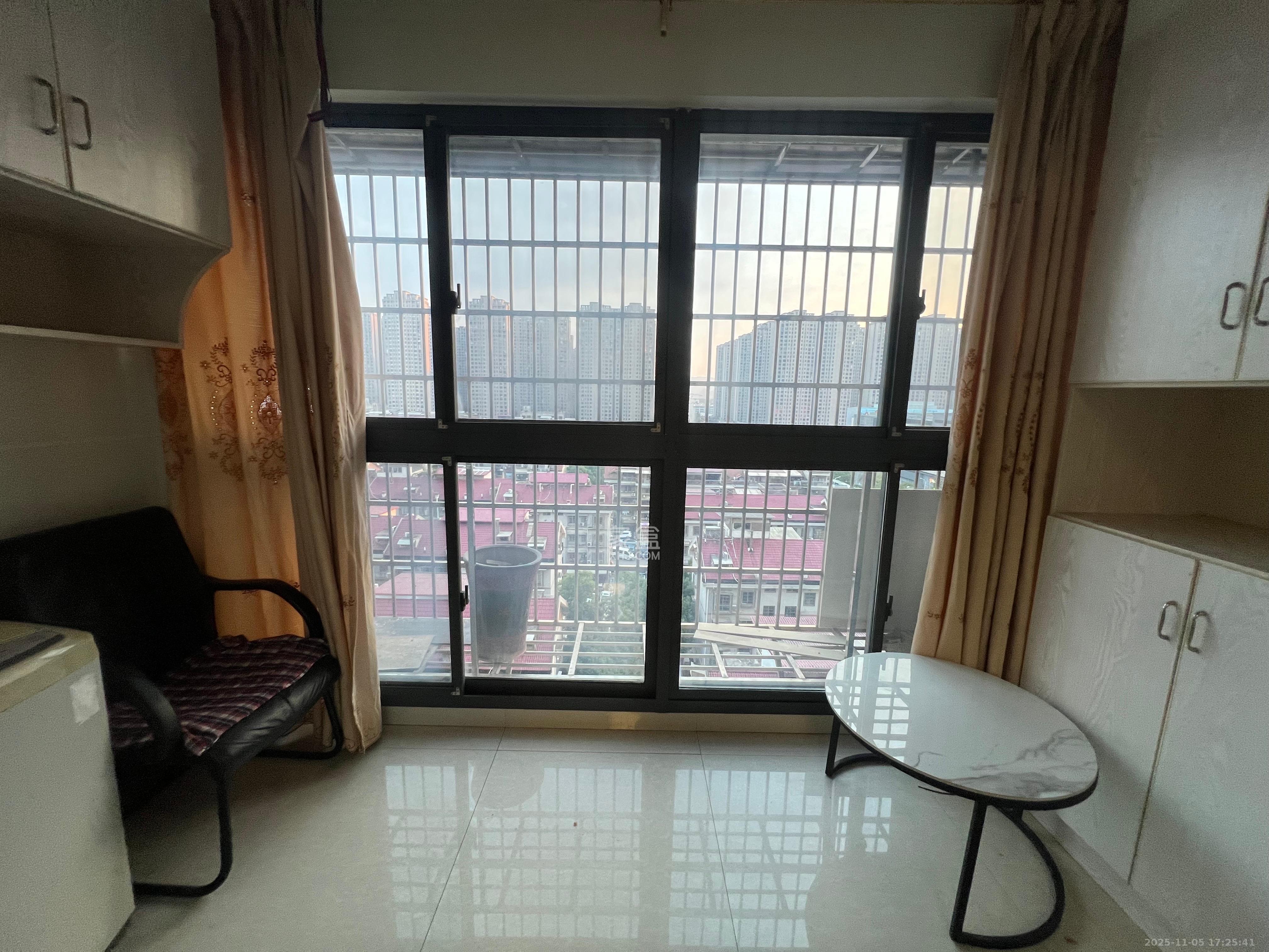 观沙嘉园  2室2厅1卫    2000.0元/月室内图