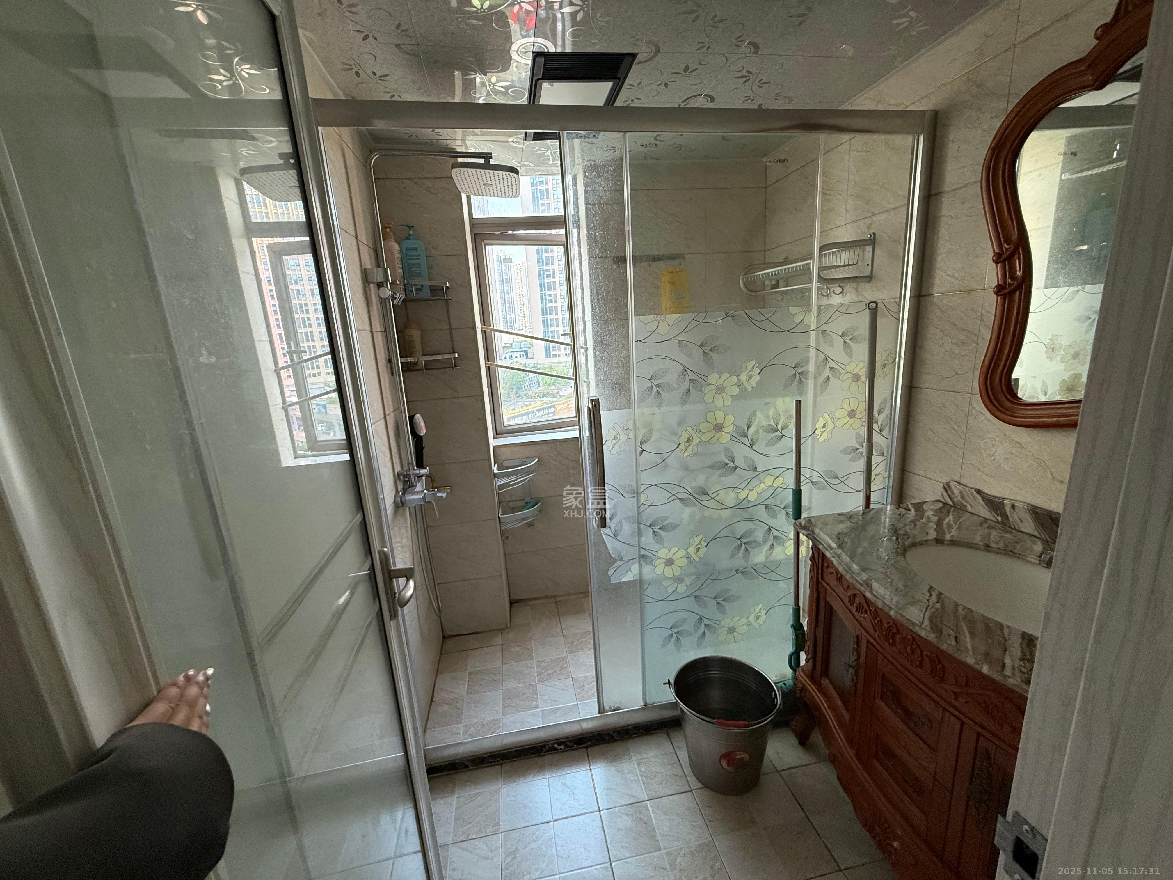 新城新世界一二三期  3室2厅1卫    3400.0元/月室内图