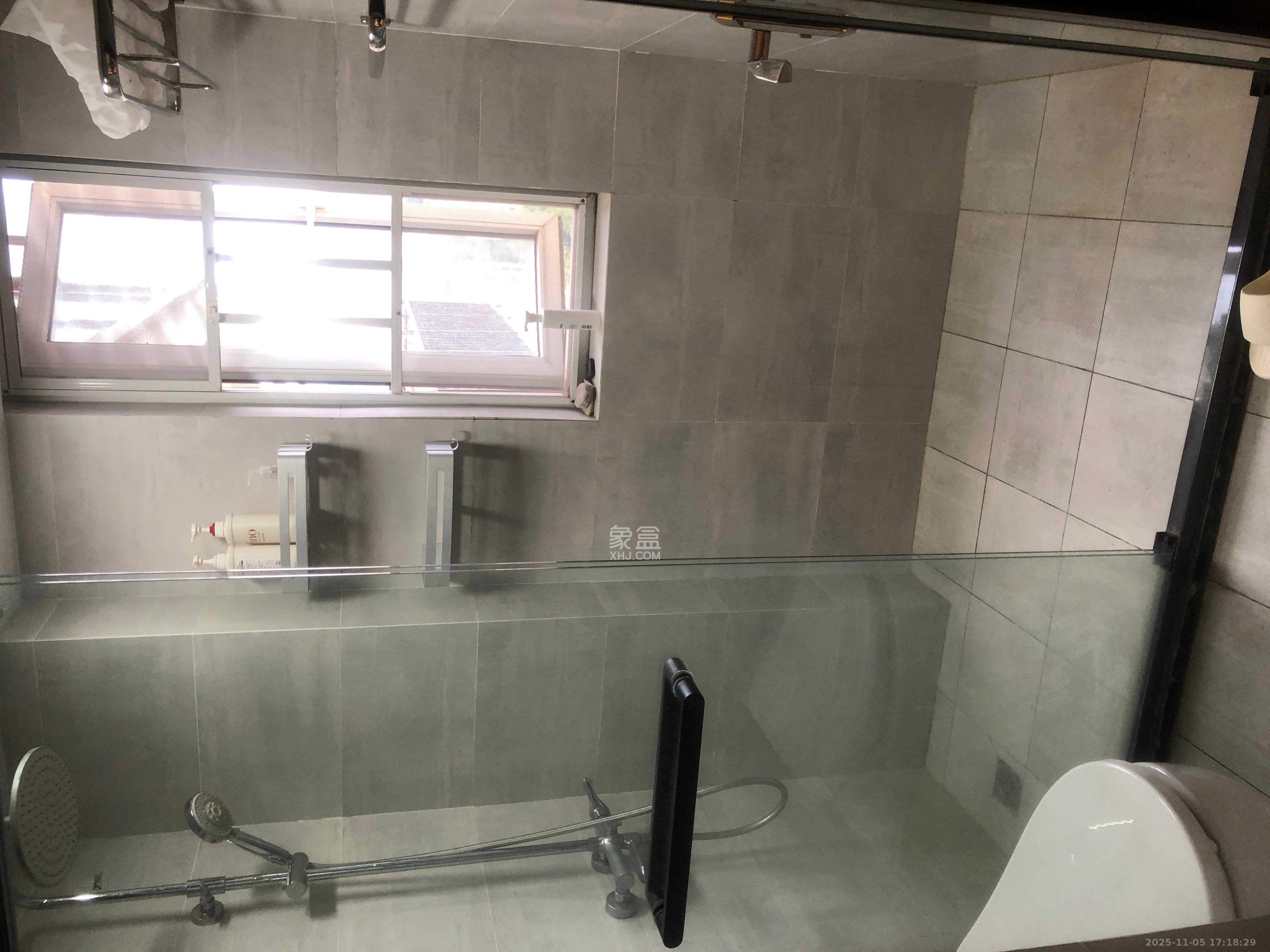 保利香槟国际  2室2厅1卫    2280.0元/月室内图