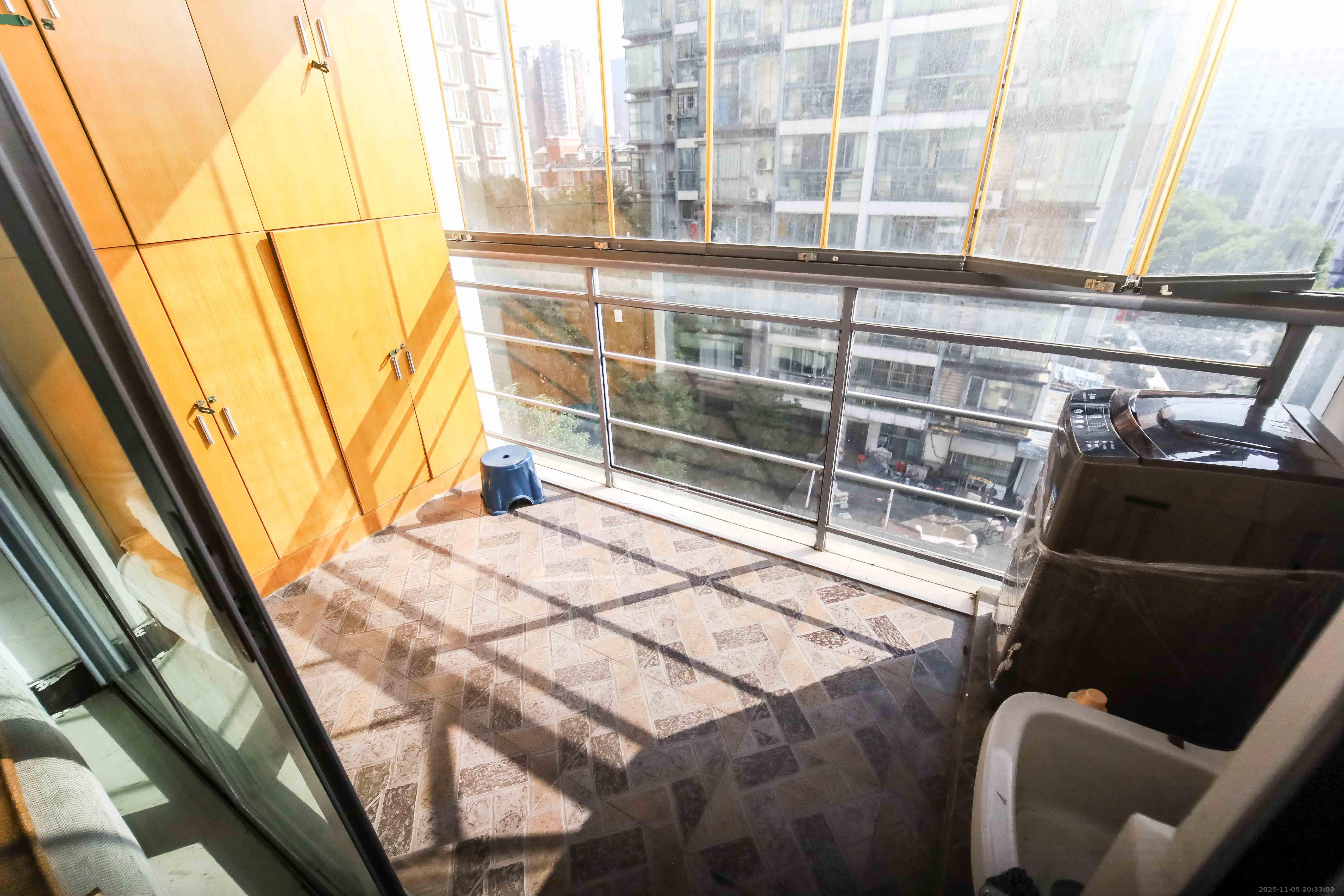 银港水晶城  2室2厅1卫    60.8万阳台