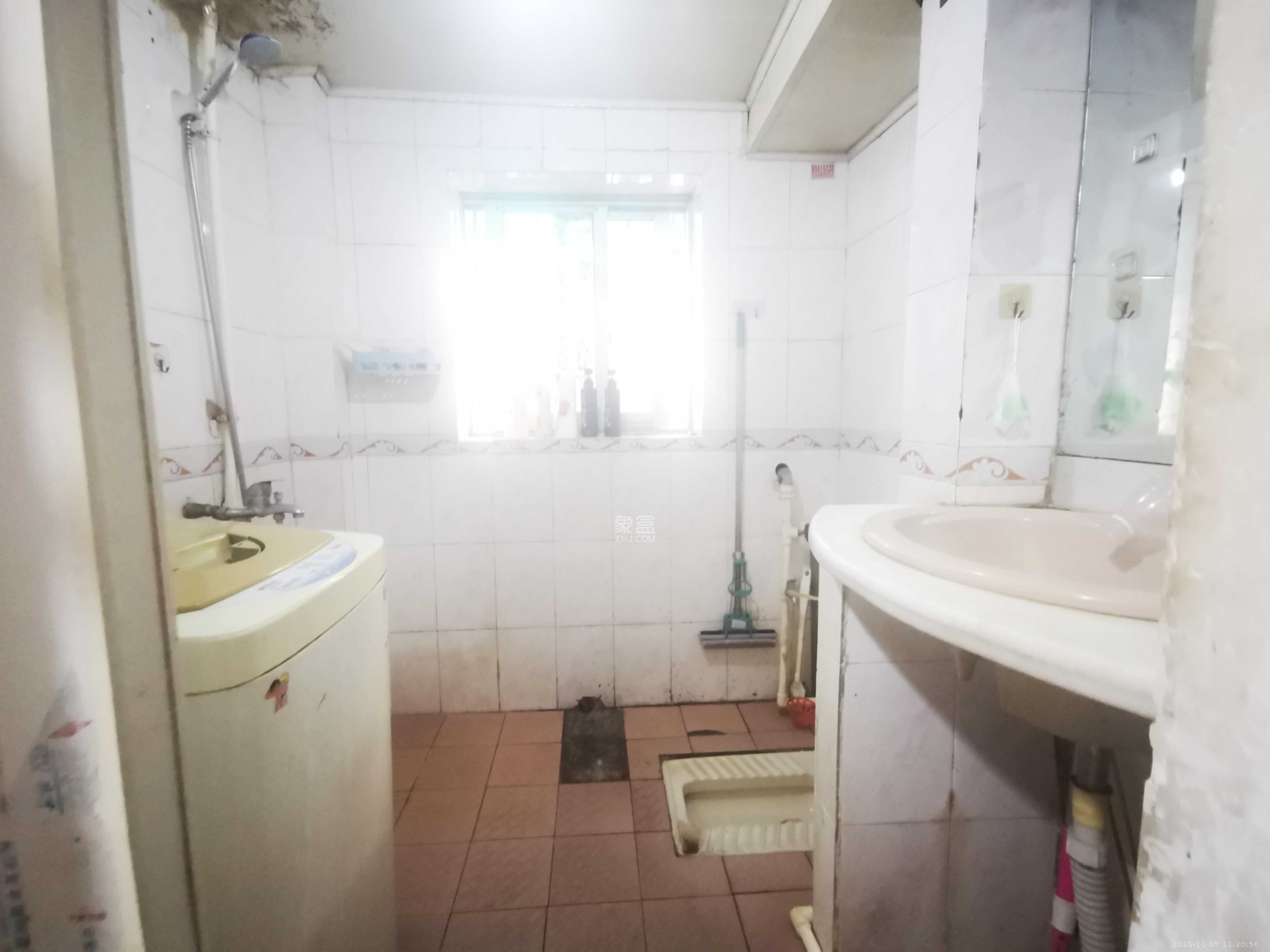 红旗区四片  3室1厅1卫    1600.0元/月室内图