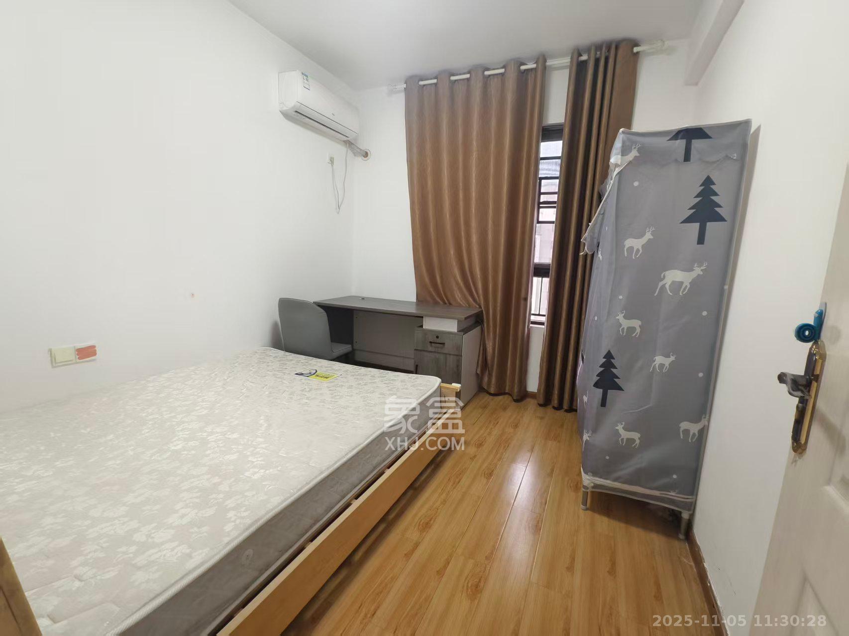 卓越蔚蓝海岸三期  3室2厅2卫    2600.0元/月室内图