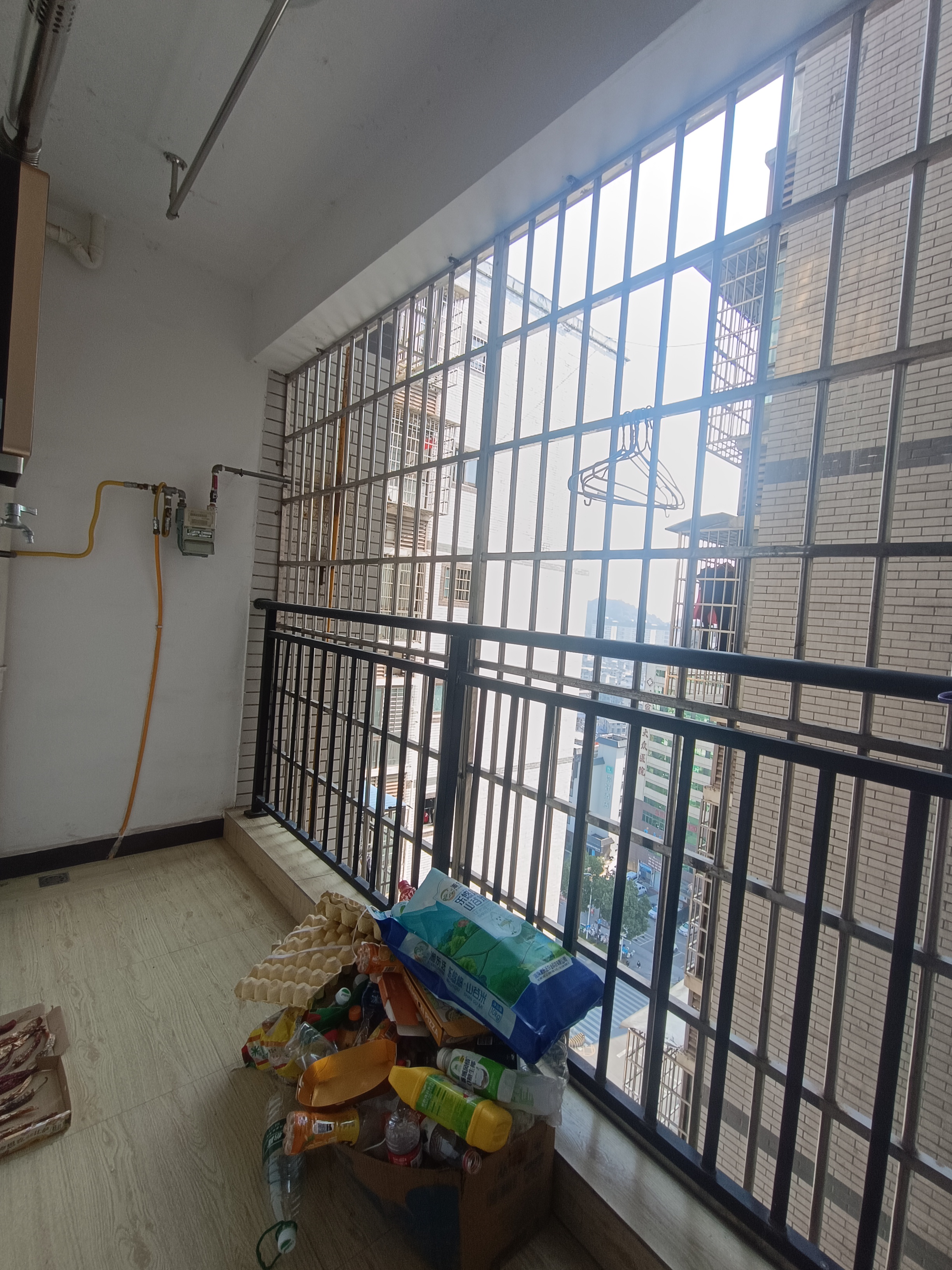 鸿泰冶金雅苑  3室2厅2卫    1800.0元/月