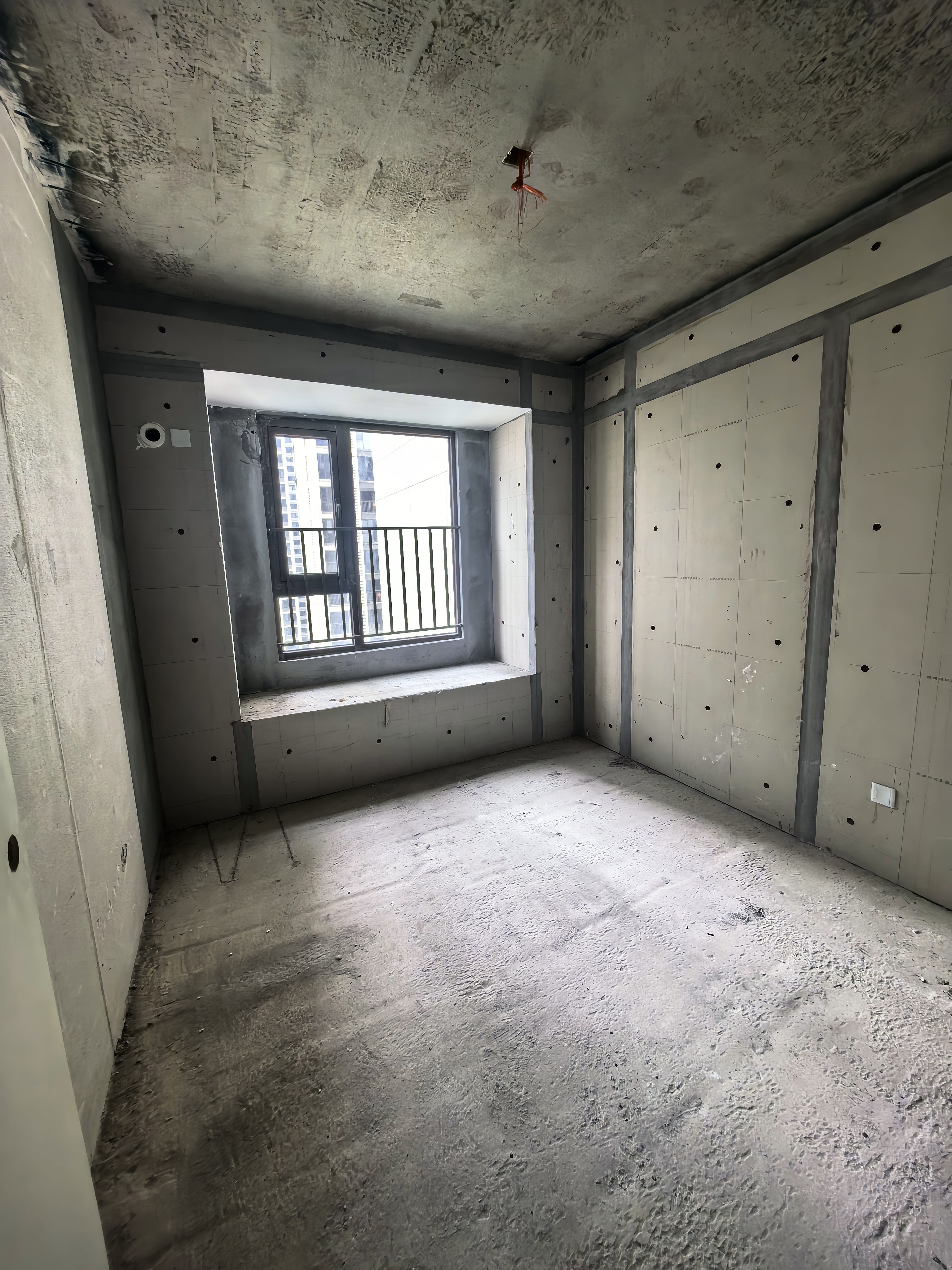 吾悦广场  4室2厅2卫    70.0万