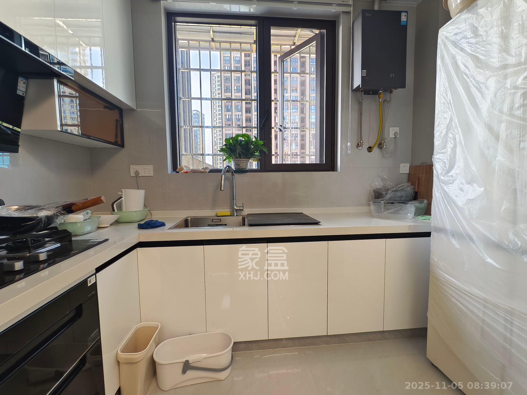 五江天街北区  4室2厅2卫    4200.0元/月