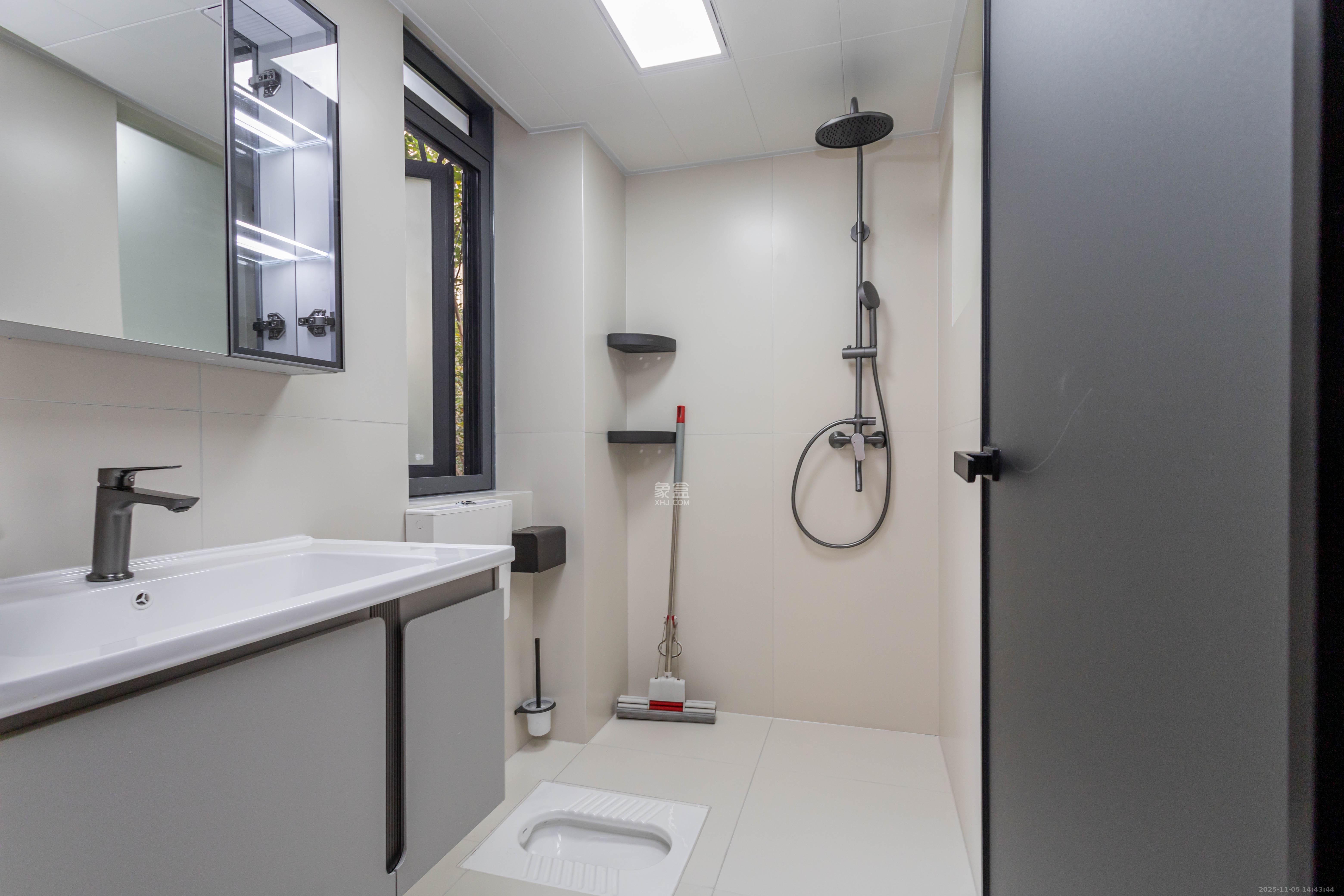 紫御江山  1室0厅0卫    92.8万卫生间