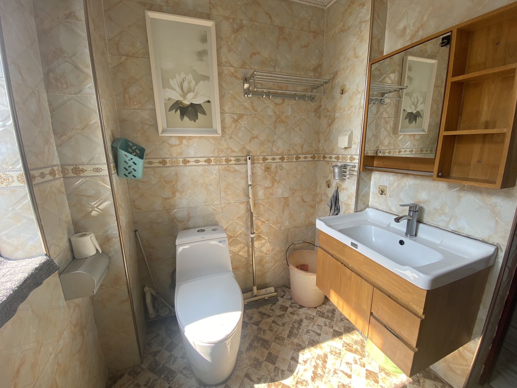 滨江帝景四期  2室1厅1卫    2600.0元/月室内图