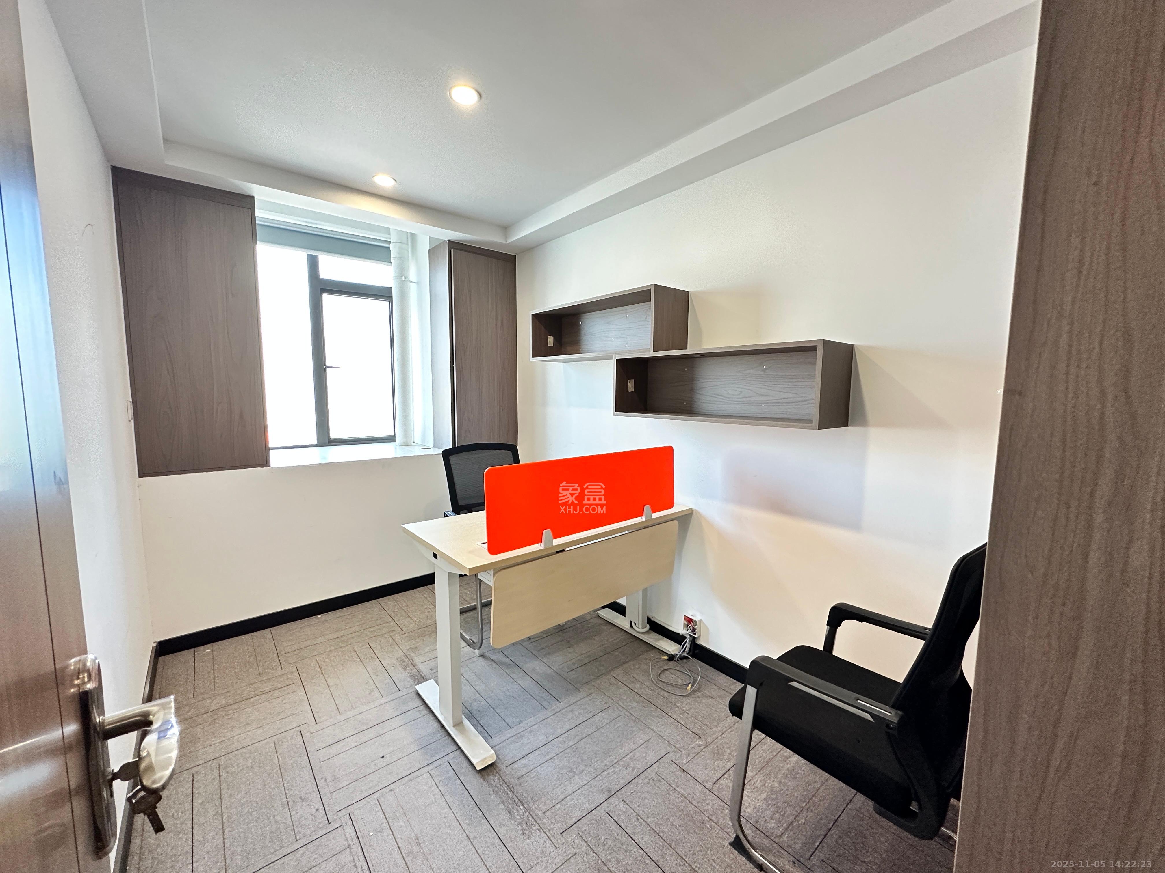 长房中庭国际(东郡华蓉广场) 1室1厅1卫 8000.0元/月 长房中庭国际(东郡华蓉广场) 1室1厅1卫 8000.0元/月室内图