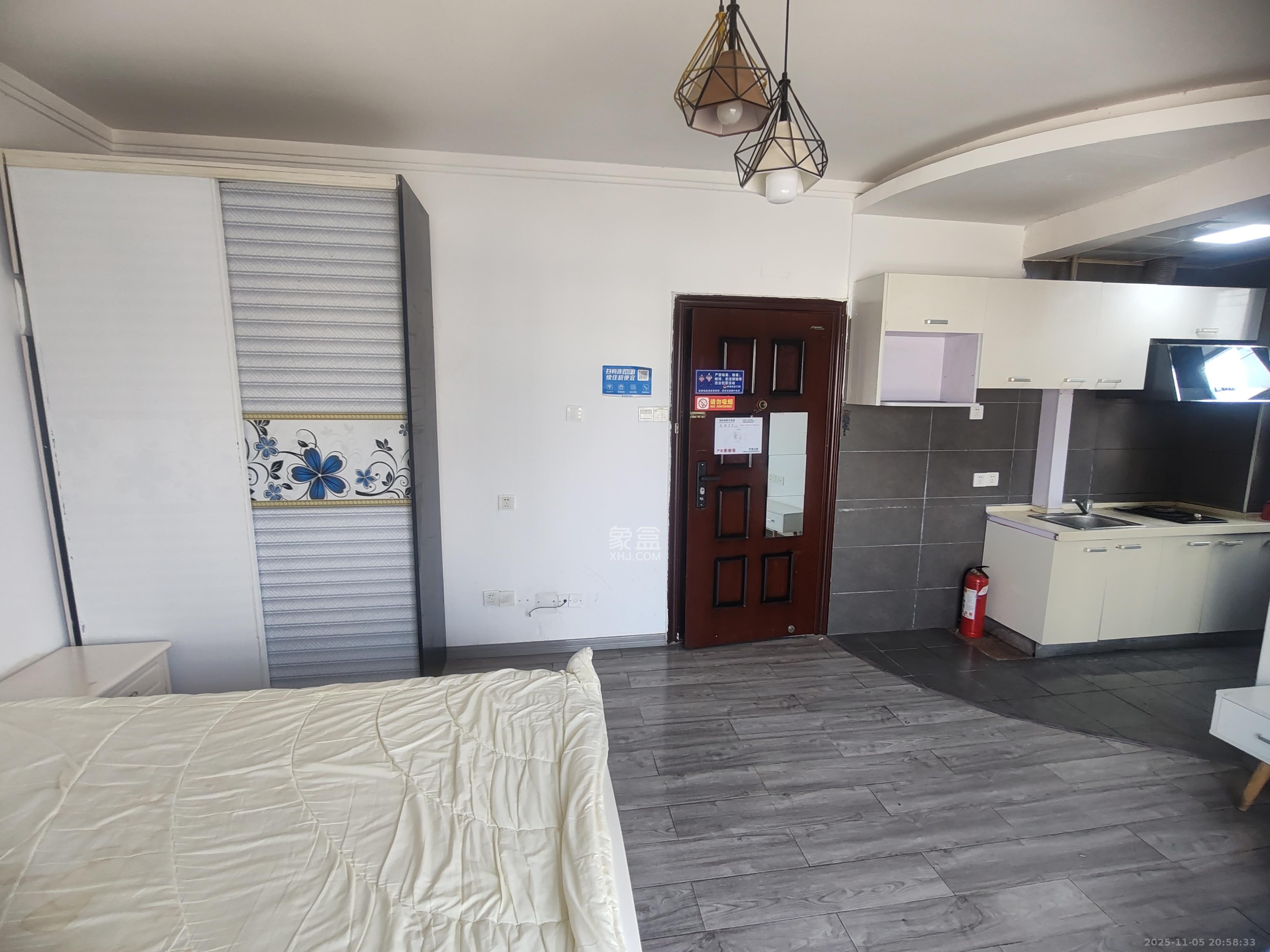 君临国际 1室1厅1卫 1700.0元/月 君临国际 1室1厅1卫 1700.0元/月室内图