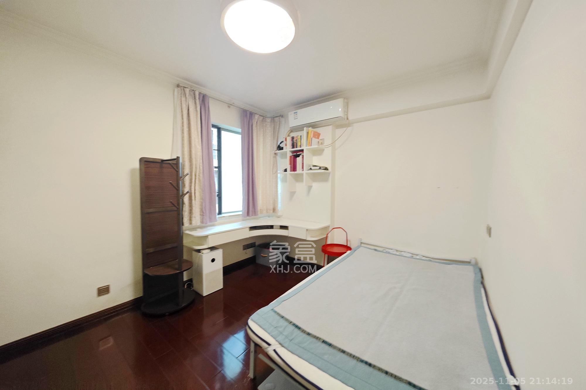 新城新世界一二三期  3室2厅2卫    125.0万卧室