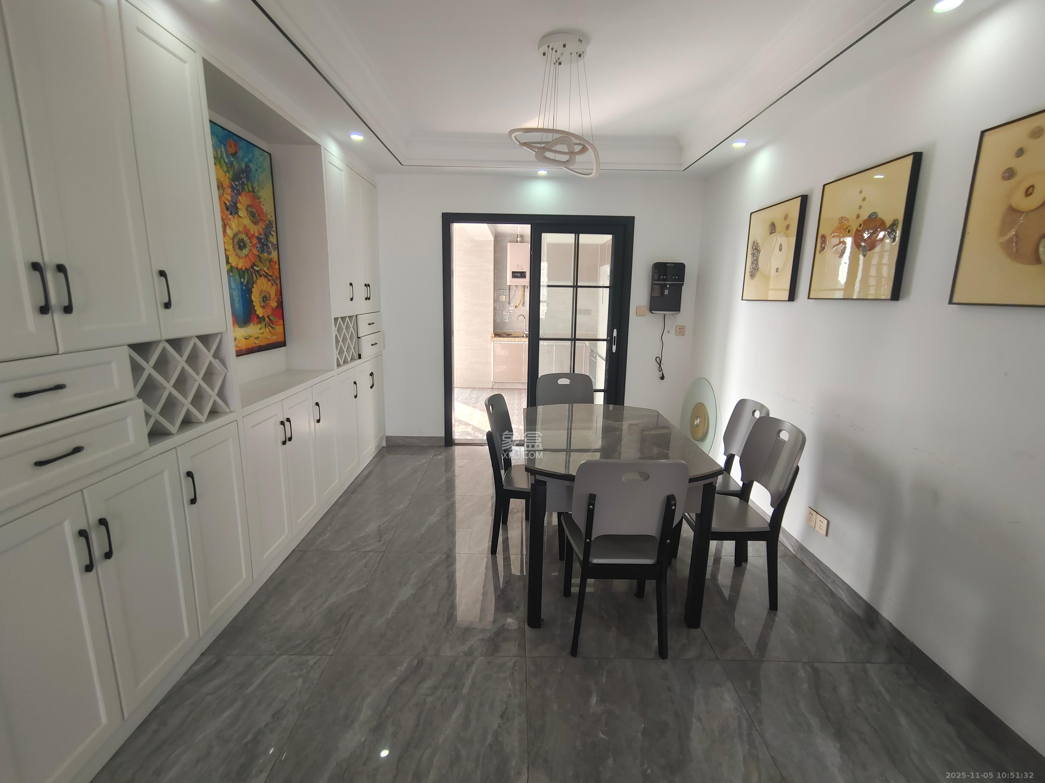 朝正美苑 4室1厅2卫 3500.0元/月 朝正美苑 4室1厅2卫 3500.0元/月室内图