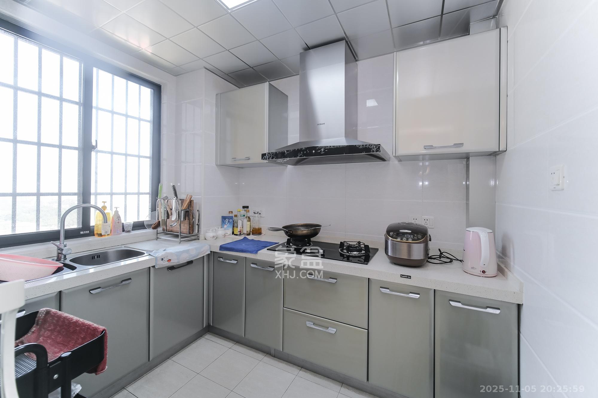 丰源国际  3室2厅1卫    78.0万厨房